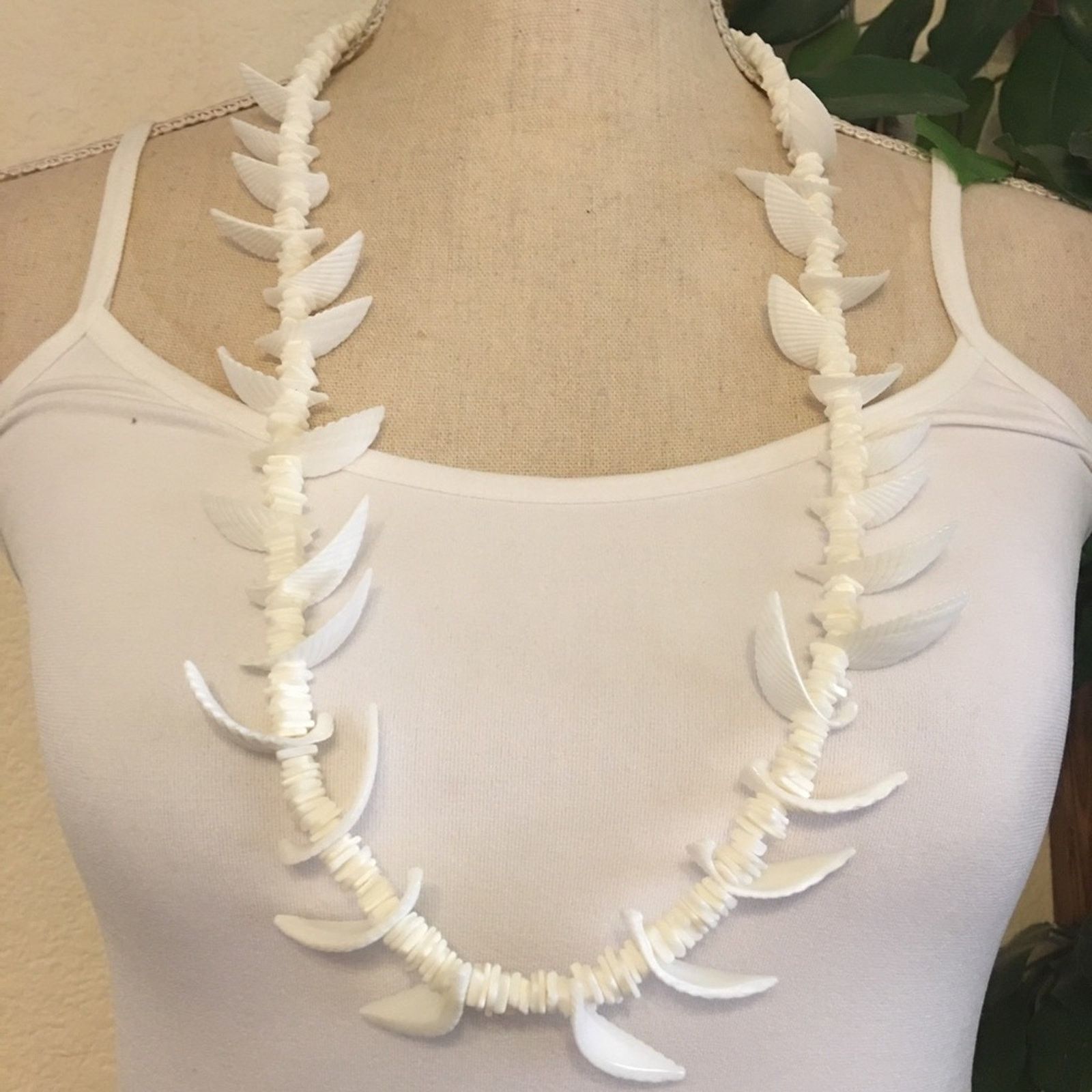 Vintage Vintage natural shell long length necklace Size ONE SIZE - 1 Thumbnail
