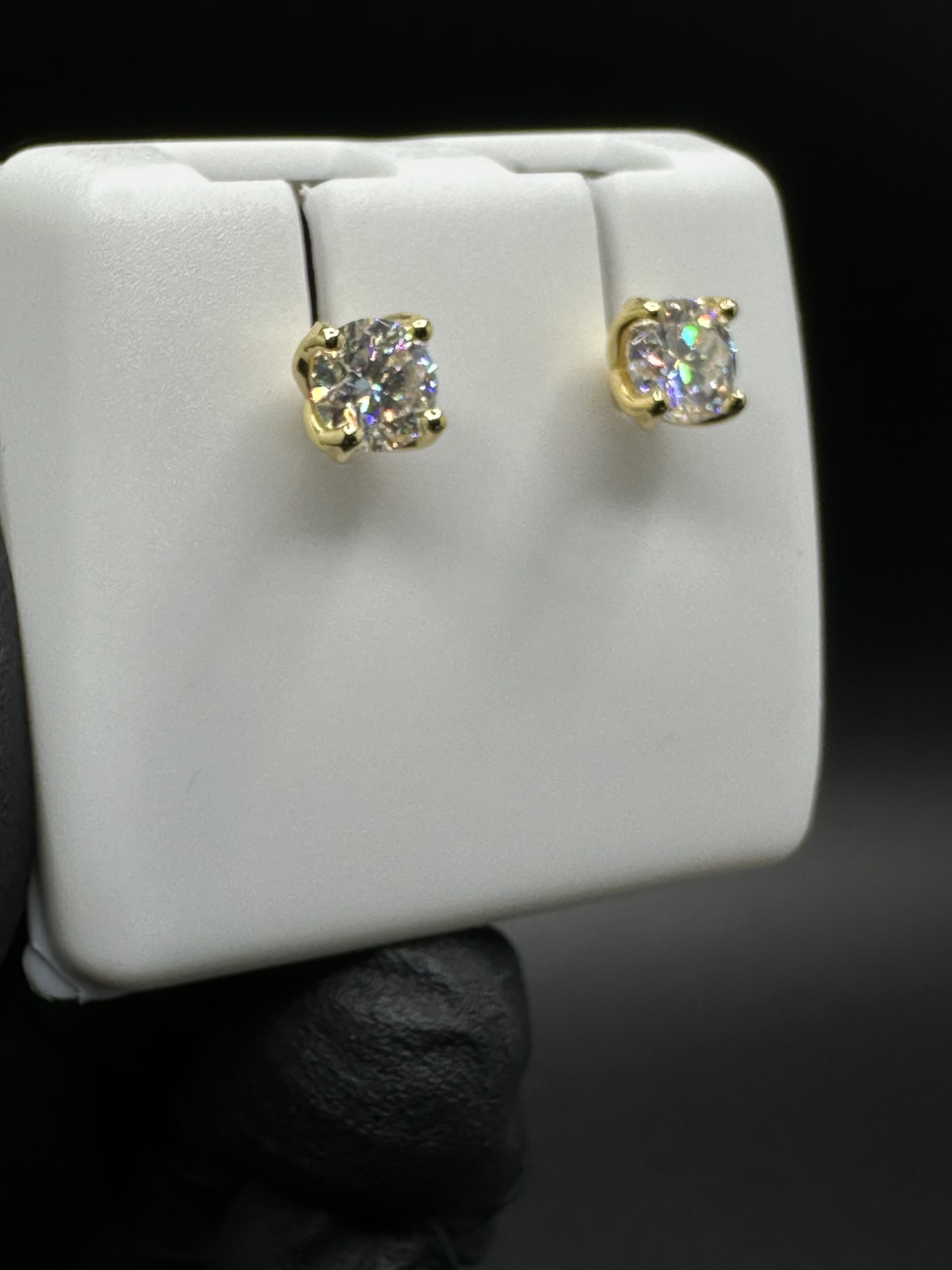 Jewelry MOISSANITE STUD SCREW BACK EARRINGS Size ONE SIZE - 3 Thumbnail