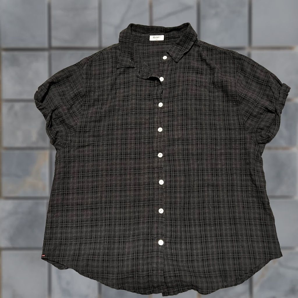 Vintage Dylan Womens Small Black Gray Plaid Button Short Sleeve Shirt S Womens Regular Button-Up Black Gray Plaid Shirt Size S / US 4 / IT 40 - 1 Thumbnail