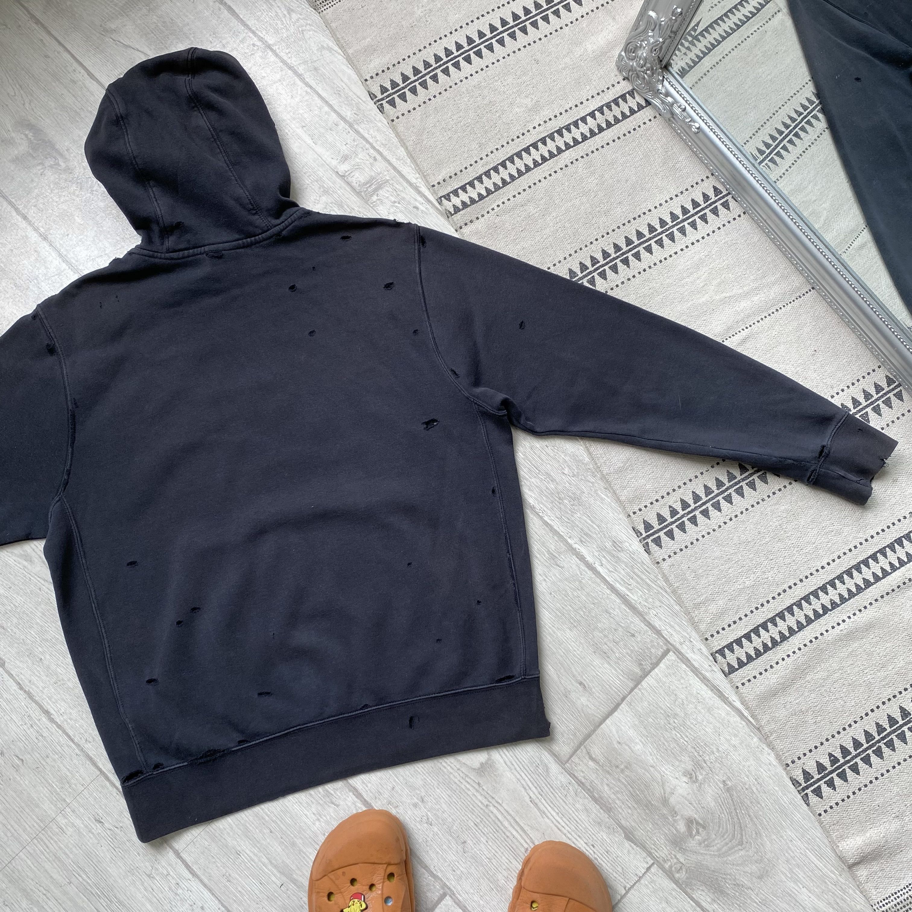Nike 🦏 Thrashed Nike hoodie center logo swoosh Size US M / EU 48-50 / 2 - 9 Thumbnail