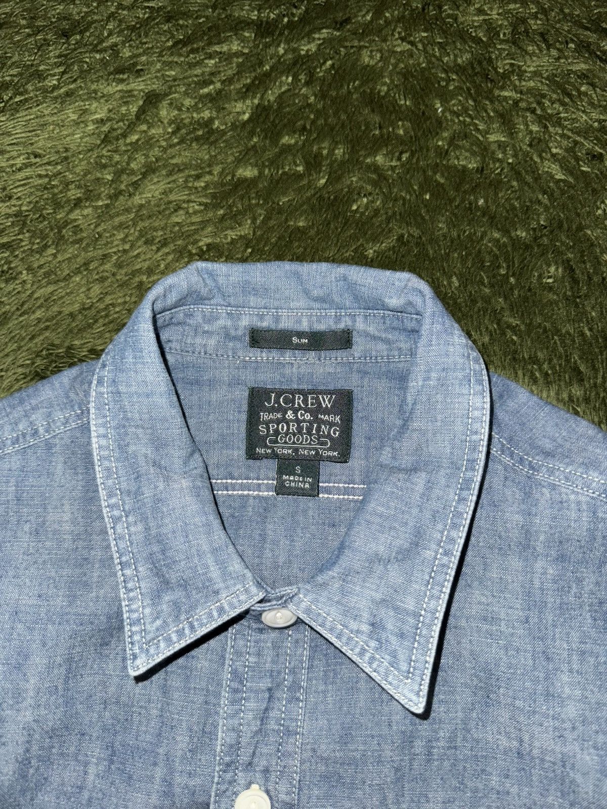 J.Crew [S] J.Crew Classic-Fit Pocket Chambray Shirt Size US S / EU 44-46 / 1 - 4 Thumbnail