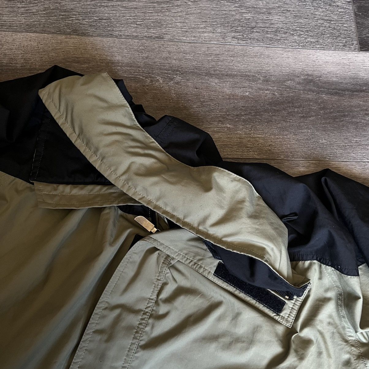 The North Face Vintage 1990s The North Face Shell Windbreaker Hooded Jacket Size US L / EU 52-54 / 3 - 12 Thumbnail