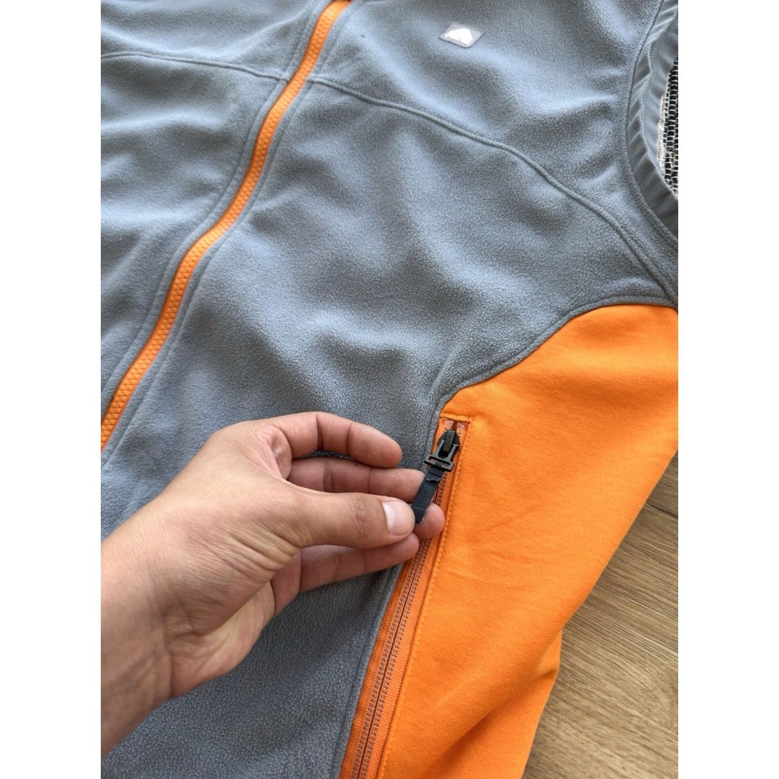 Nike ACG VINTAGE Nike ACG Fleece Grey Vest Men L Windbreaker 90s Outdoor Retro Casual Sports USA Shirt/Outerwear Size US L / EU 52-54 / 3 - 6 Thumbnail