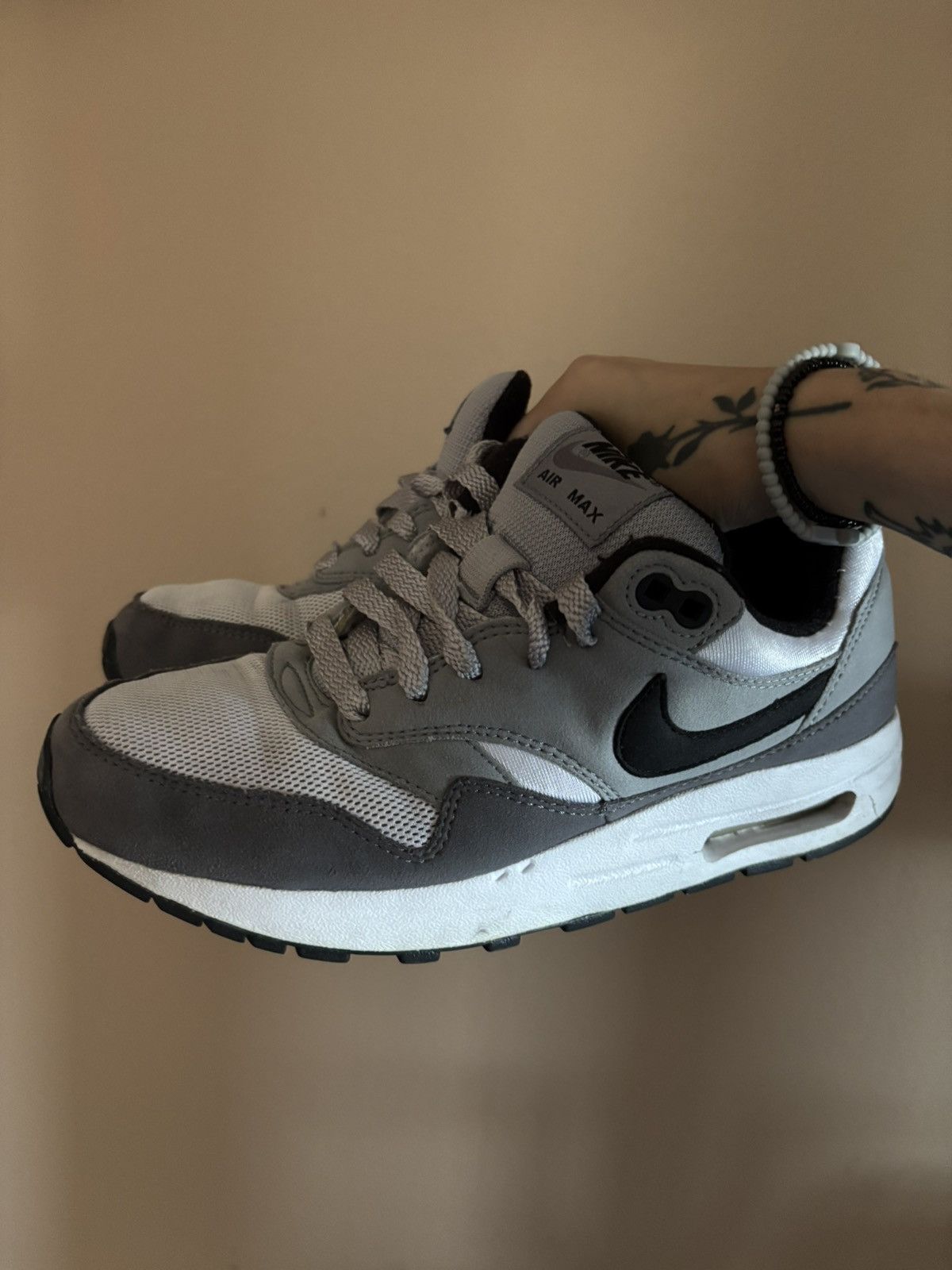 Nike Nike Air Max 1 GS 'Wolf Grey Gunsmoke' Size US 5.5 / EU 38 - 6 Thumbnail