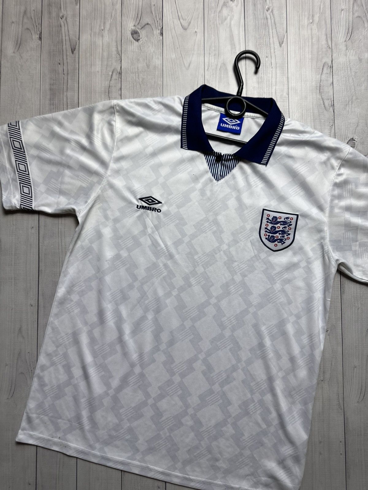Umbro × Vintage Vintage retro England soccer jersey size M Size US M / EU 48-50 / 2 - 2 Thumbnail
