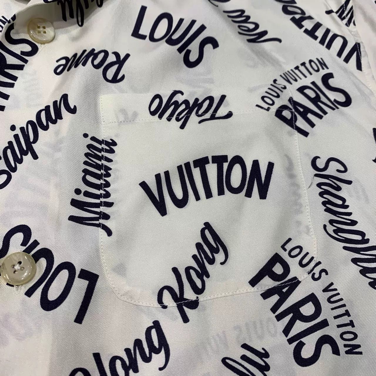 Louis Vuitton LV White Monogram Short Sleeve S 95 New 2 Buttons Replaced Size US S / EU 44-46 / 1 - 7 Thumbnail