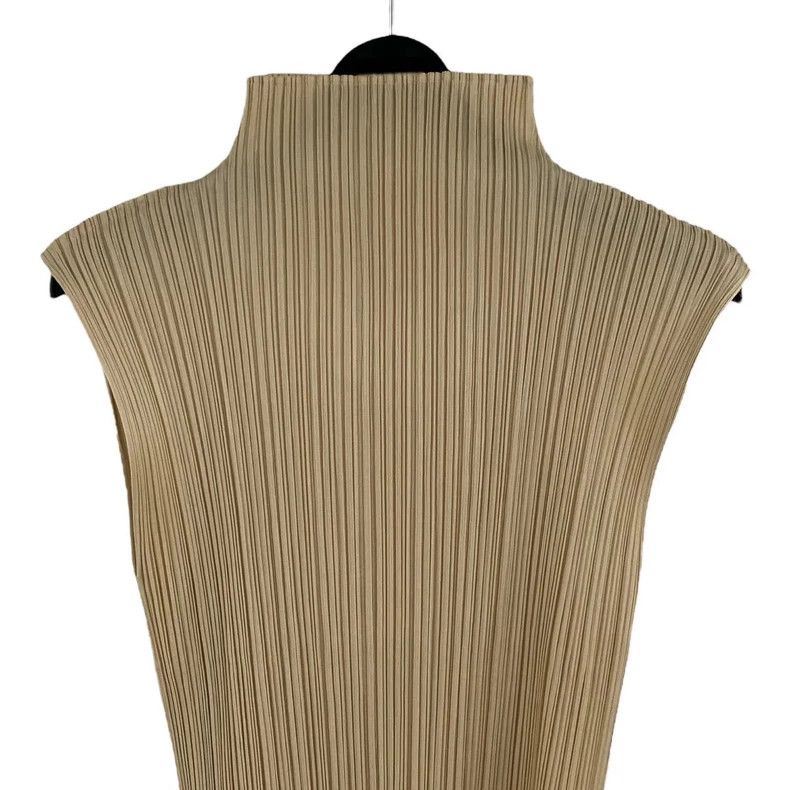 Issey Miyake Issey Miyake size:3 Light brown high-neck sleeveless vest Size XS / US 0-2 / IT 36-38 - 2 Thumbnail