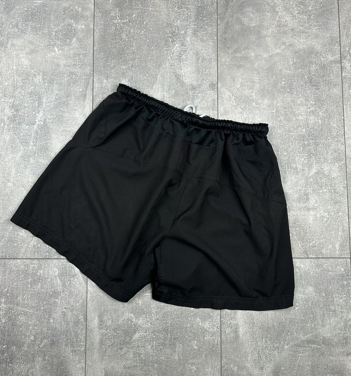 Nike Nike Juventus Vintage Retro Soccer Football Shorts FC Size US 32 / EU 48 - 11 Thumbnail