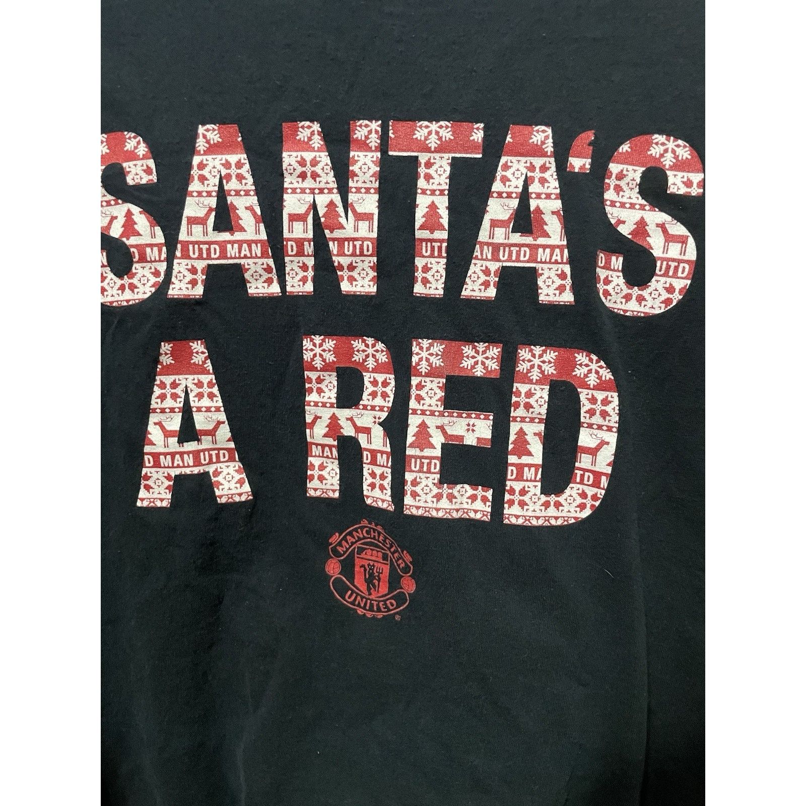 Gildan SIZE XL- MANCHESTER UNITED CHRISTMAS SHIRT Santa Is A Red Size US XL / EU 56 / 4 - 4 Thumbnail
