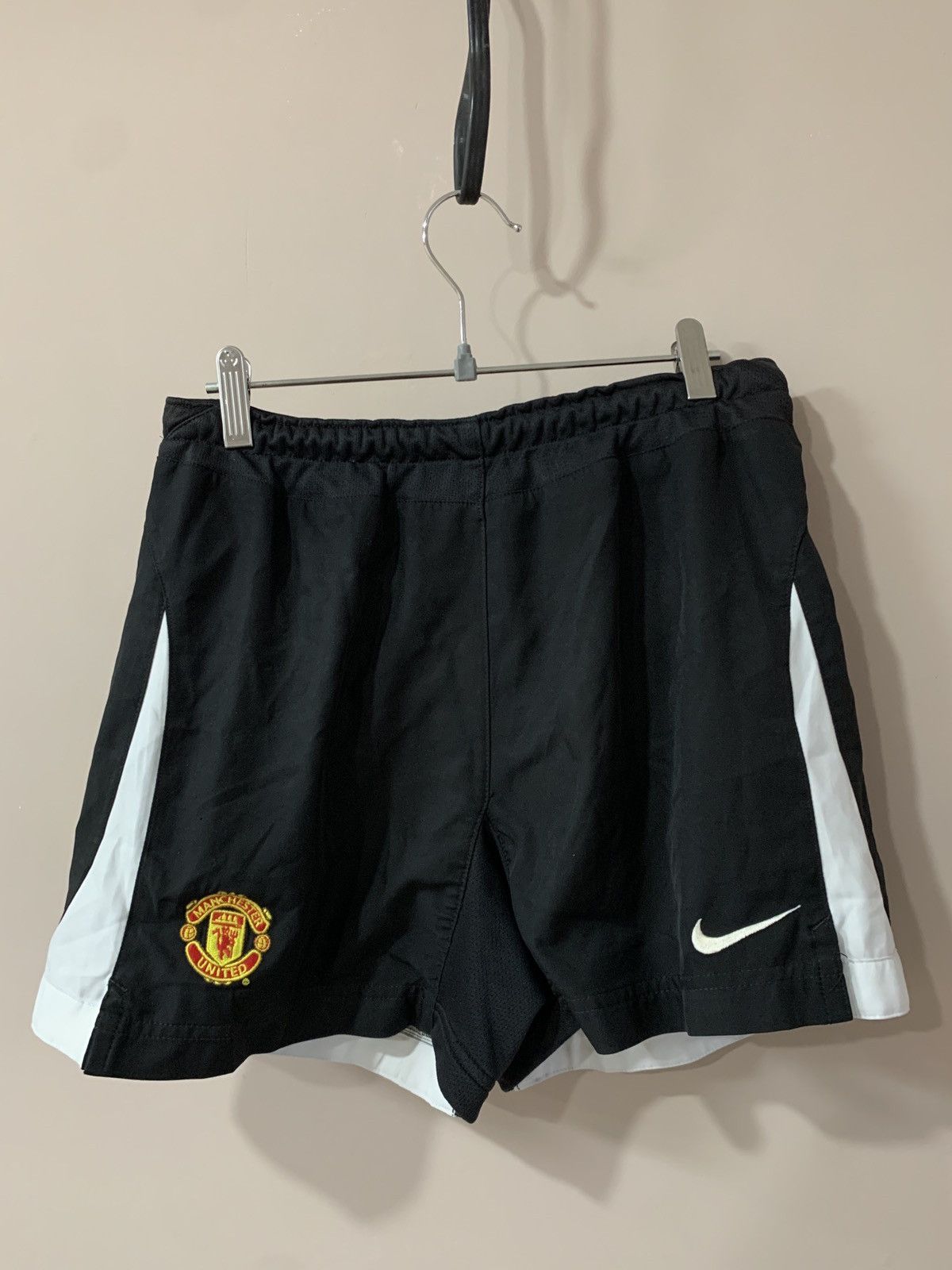 Nike × Vintage Manchester United Goalkeeper Football Shorts Nike Vintage Size US 28 / EU 44 - 1 Thumbnail