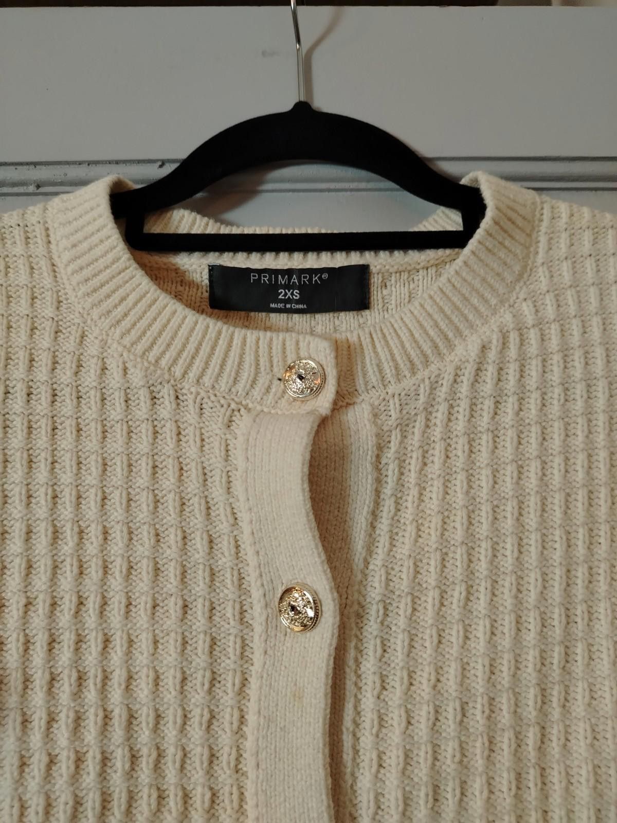 Primark Cream textured knit cardigan with gold buttons size UK 2-4 Size XS / US 0-2 / IT 36-38 - 8 Thumbnail