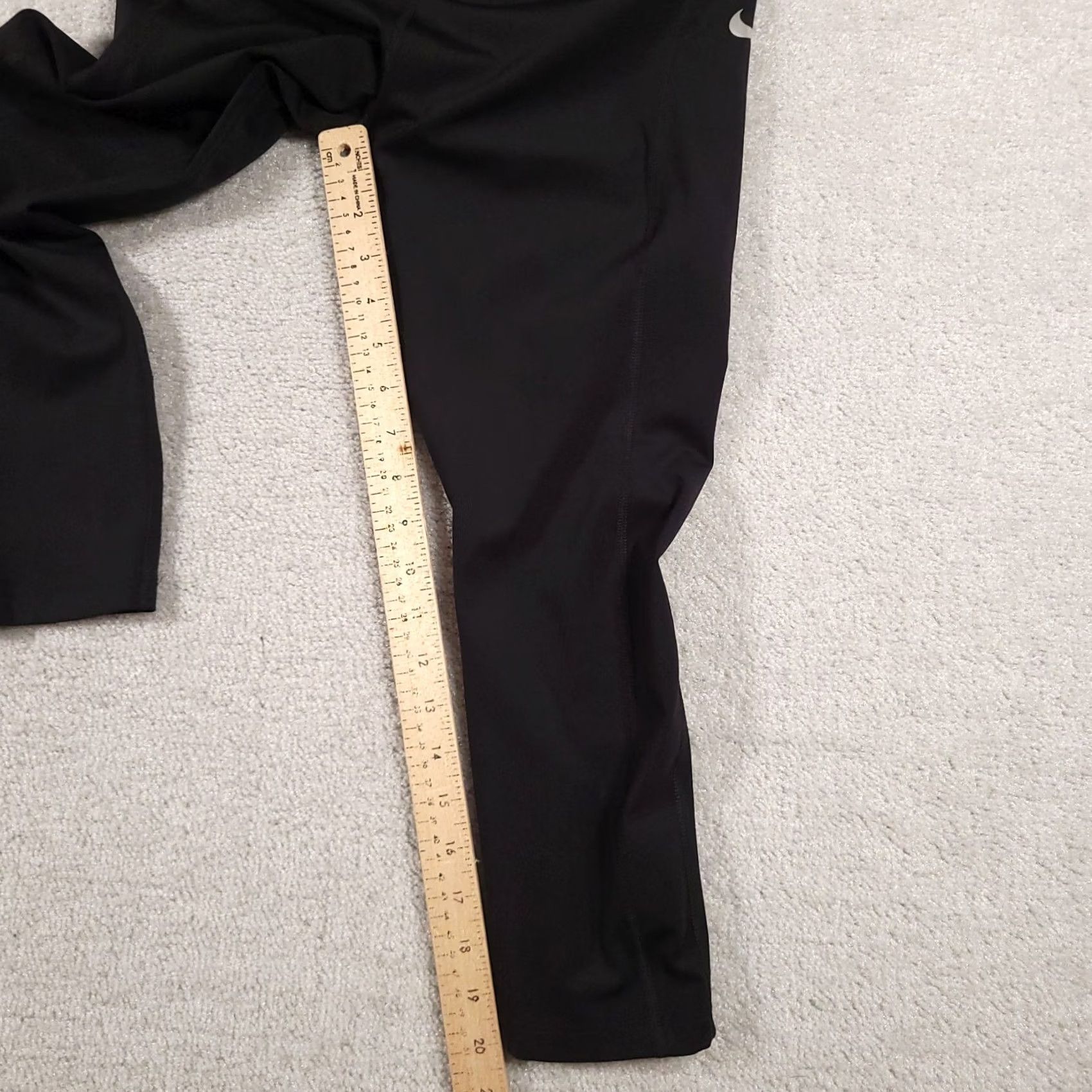 Nike Nike Dri-Fit Capri Leggings Women's Medium Black Running Zip Pocket Drawstring Pants Size 32" / US 10 / IT 46 - 7 Thumbnail