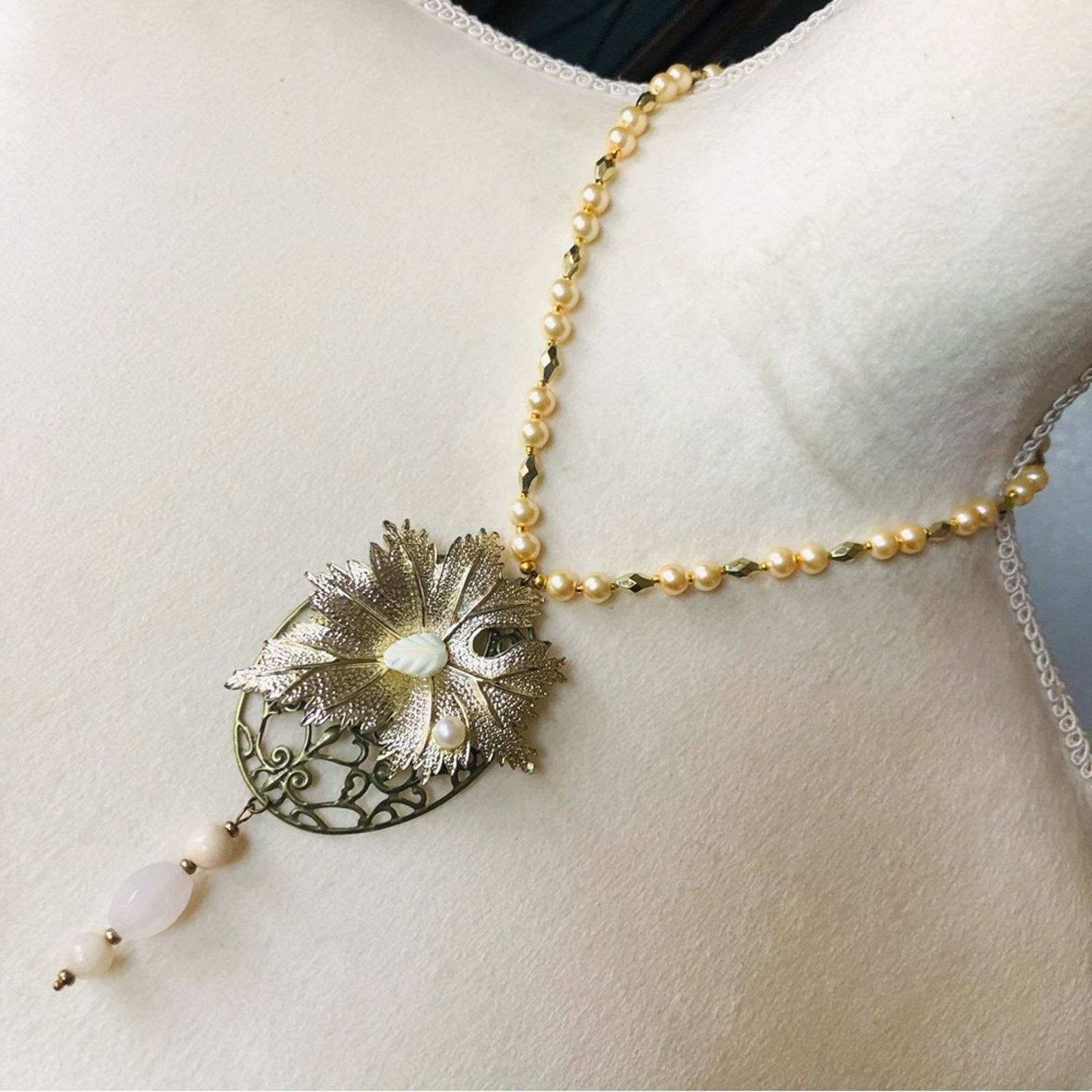 Handmade Handcrafted repurpose gold leaf quartz Pearl necklace Size ONE SIZE - 1 Thumbnail