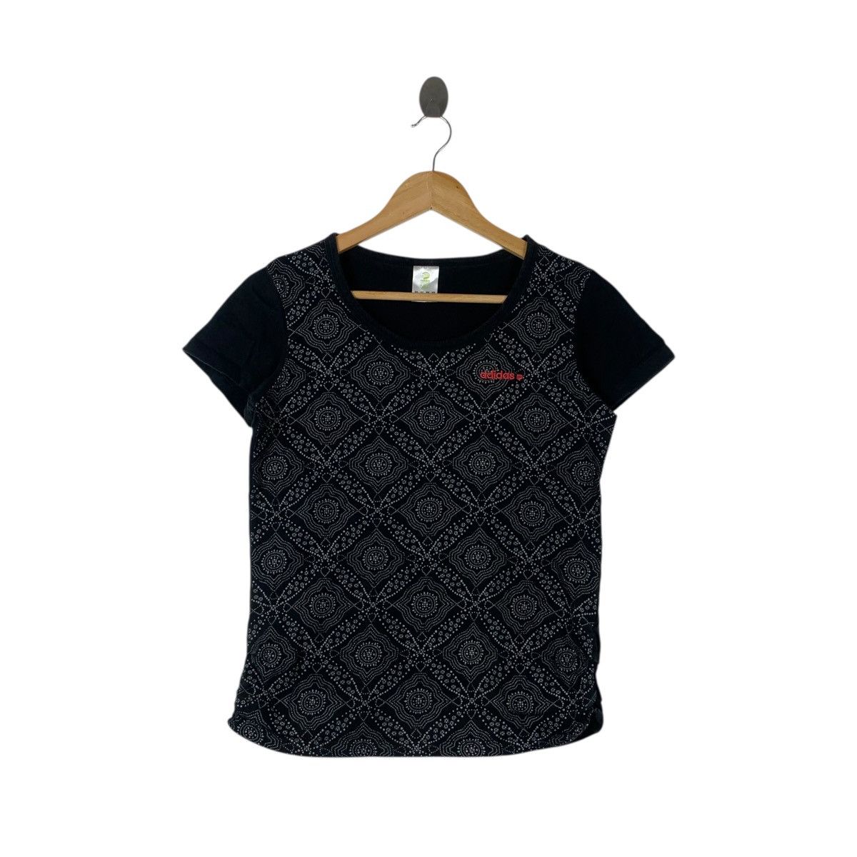 Adidas ADIDAS NEO PAISLEY Over Print Bandana Mandala Tee Shirt Top Size S / US 4 / IT 40 - 1 Thumbnail