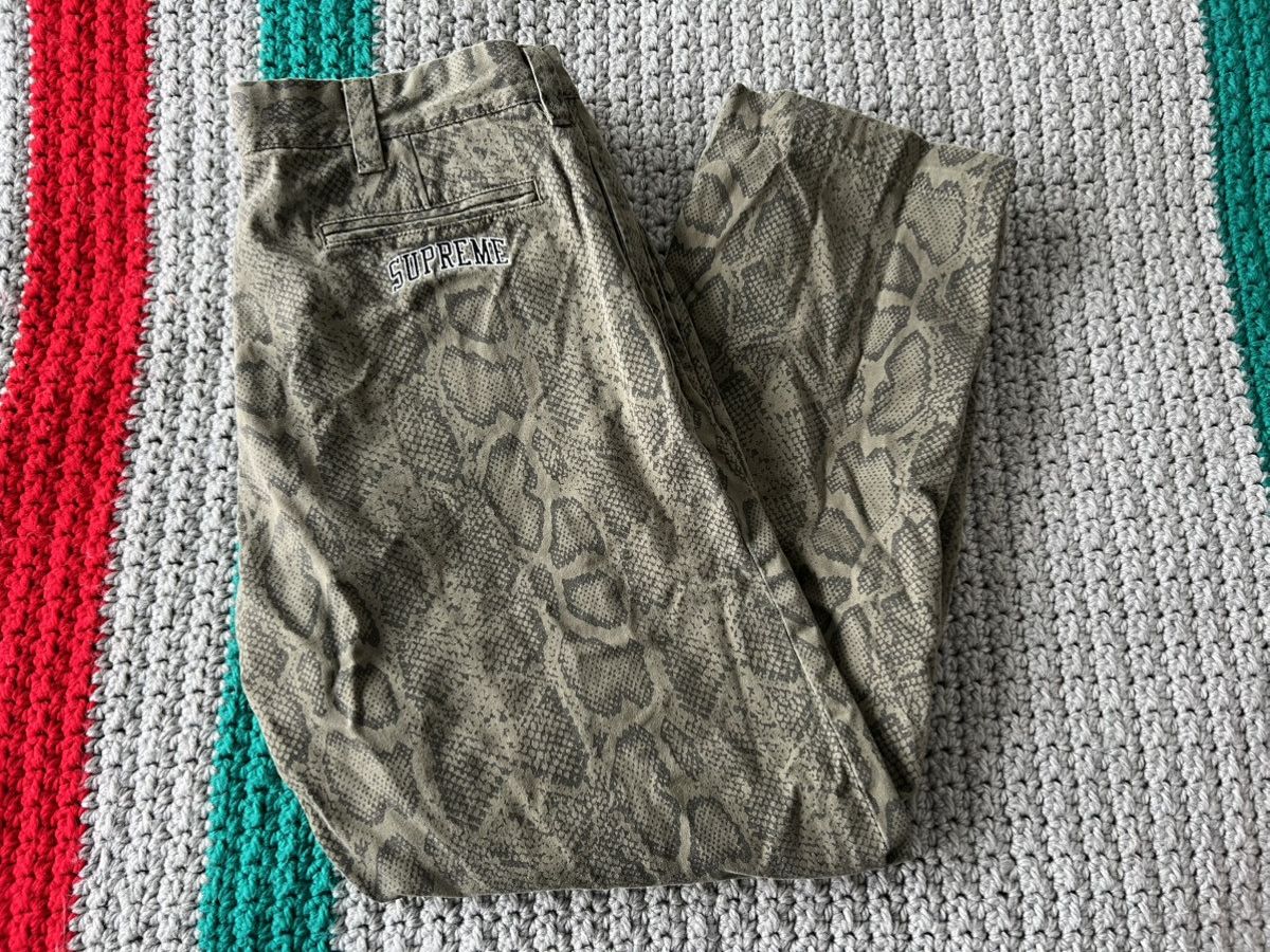 SUPREME Snake Print Chino Pant オリーブ 30 Supreme Snake Print Chino Pant (Olive) | eBay