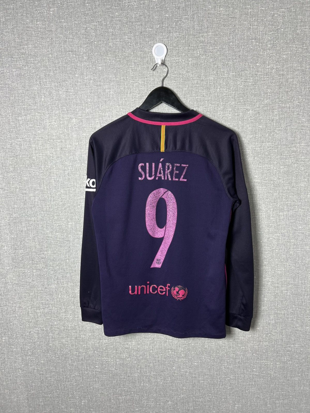 Nike #9 Suarez Barcelona Nike 2016/17 Away Long Sleeve Jersey Size US S / EU 44-46 / 1 - 1 Thumbnail