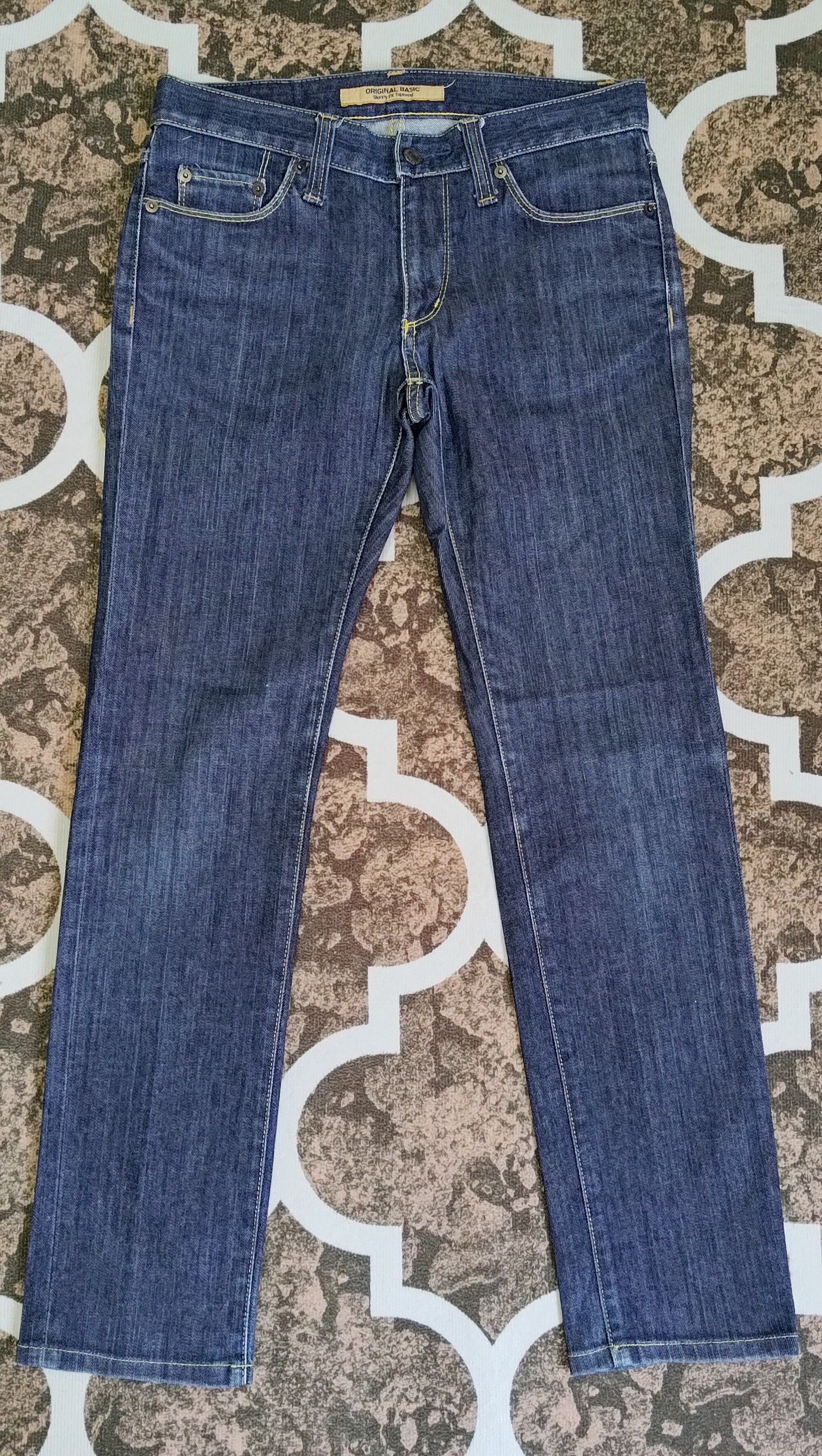 Uniqlo Original Basic Skinny Fit Tapered Uniqlo Jeans Size US 31 - 1 Thumbnail