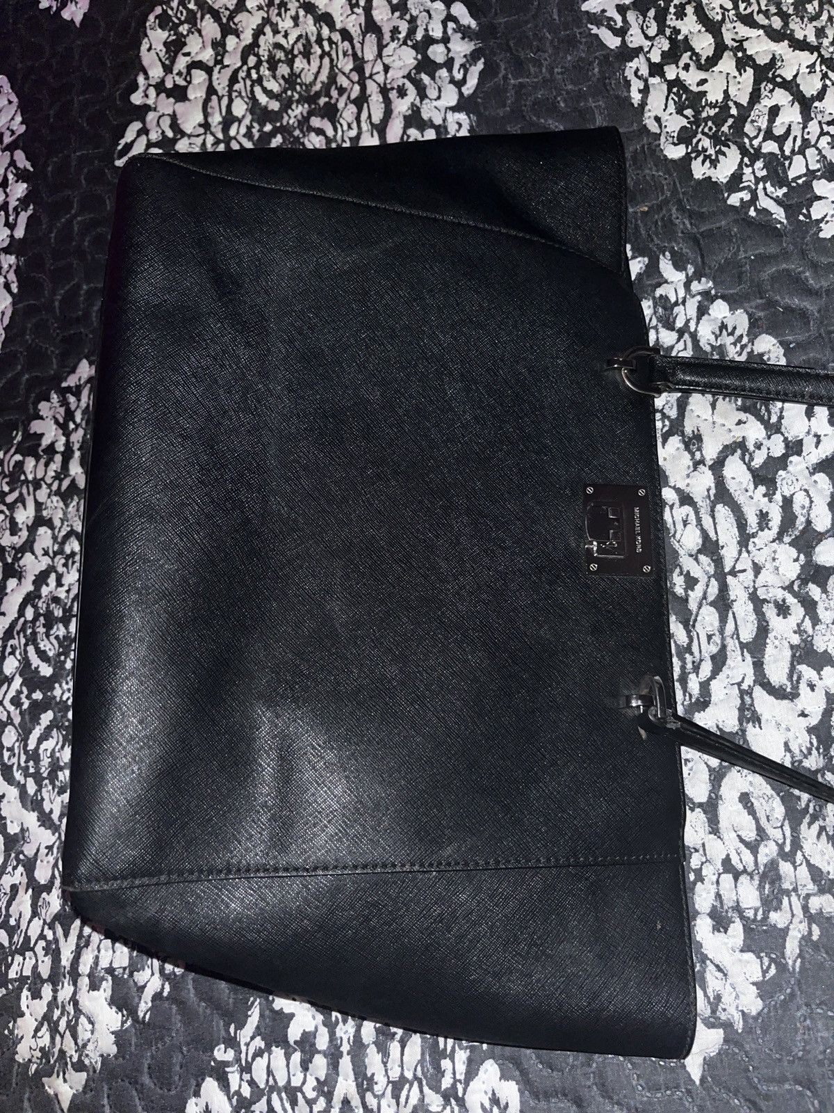 Michael Kors Michael Kors Black Saffiano Leather Tote Bag with Organizer Size ONE SIZE - 7 Thumbnail