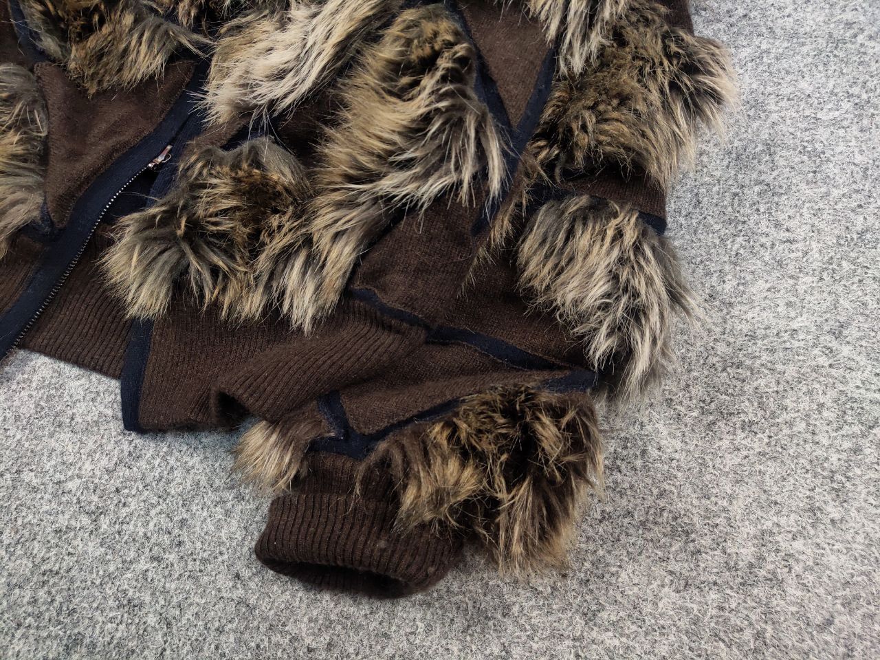 Chanel Chanel La petite veste noire Cachemire Faux Fur Jacket Size XS / US 0-2 / IT 36-38 - 6 Thumbnail