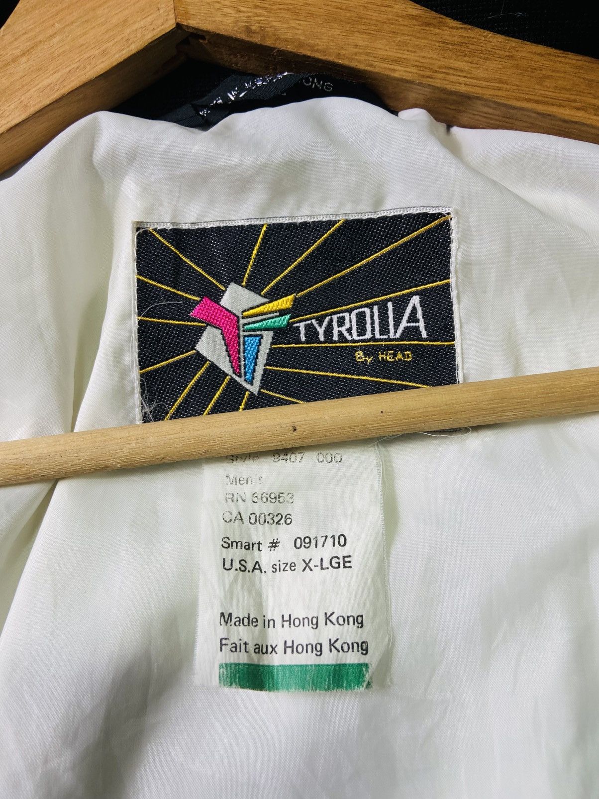 Japanese Brand Vintage Tyrolia Windbreaker Jacket Size US XL / EU 56 / 4 - 13 Thumbnail