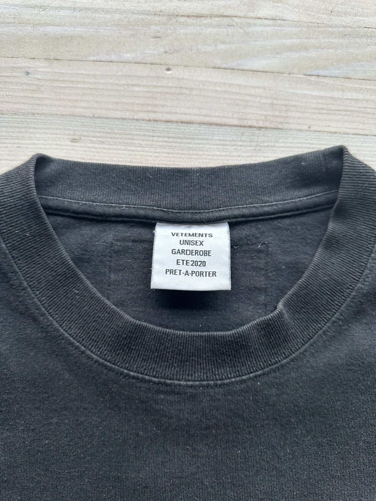Vetements Vetements Shipping Label Logo T-Shirt Size US S / EU 44-46 / 1 - 3 Thumbnail