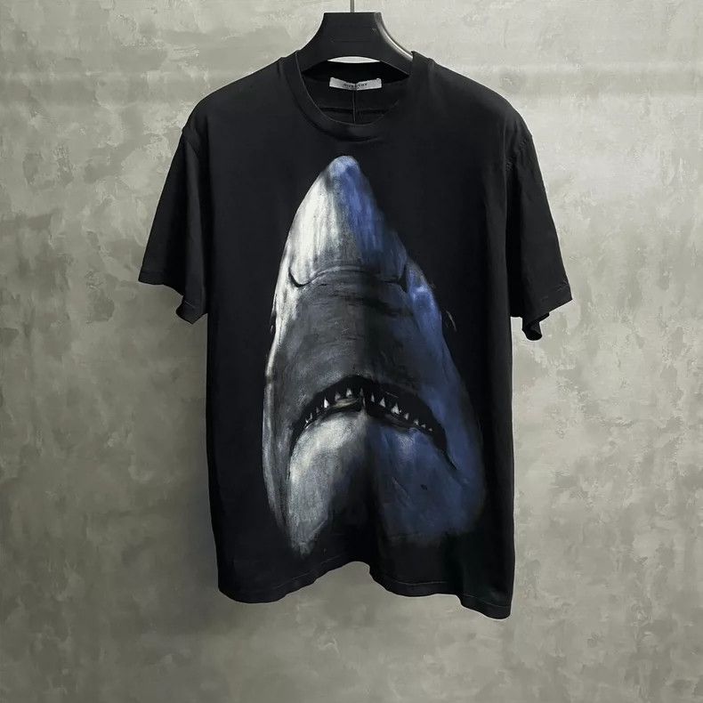 Givenchy Givenchy Black Shark Print Short Sleeve 2505-Nextarrow Size US M / EU 48-50 / 2 - 1 Thumbnail