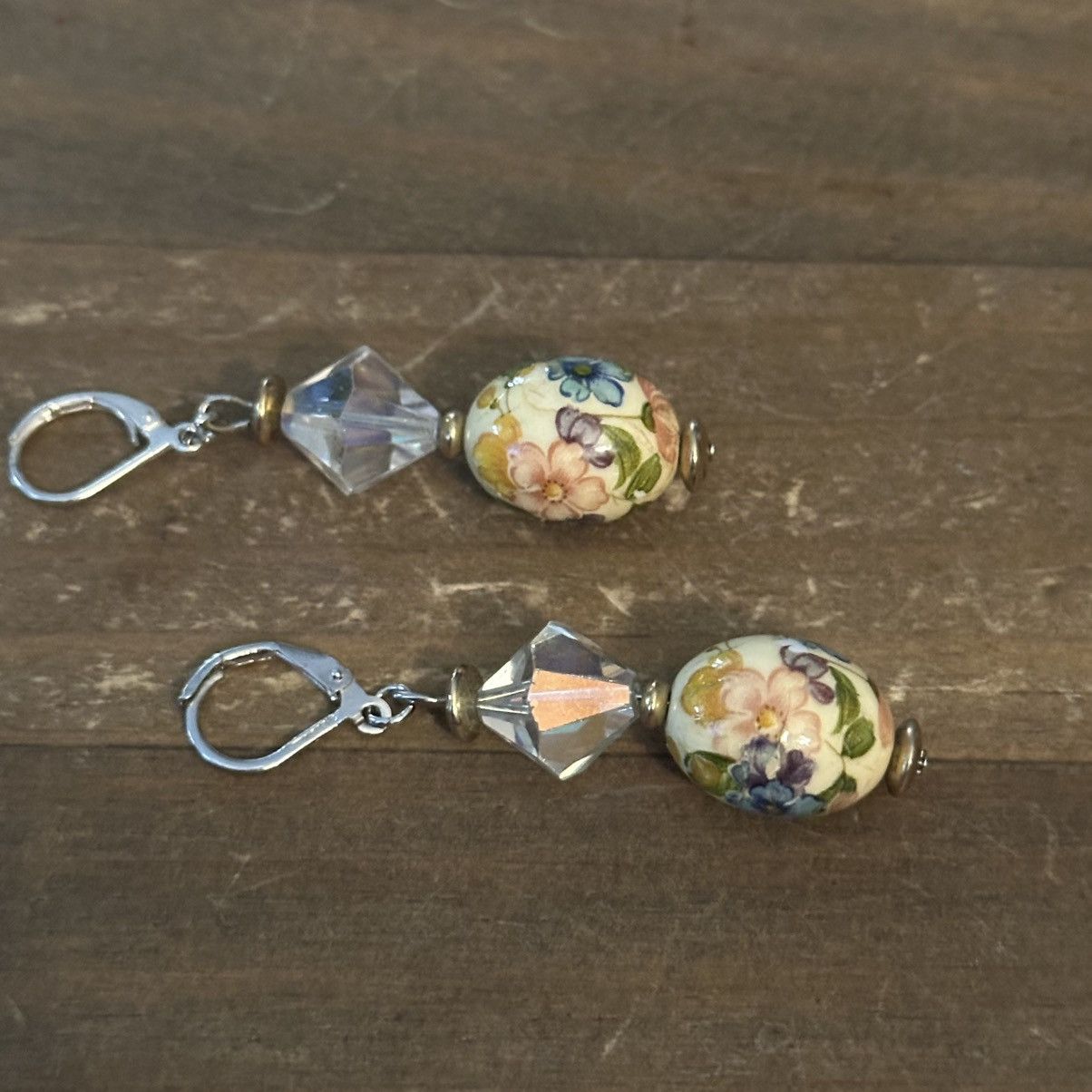 Other Crystal and floral egg dangle leverback earrings Size ONE SIZE - 4 Thumbnail