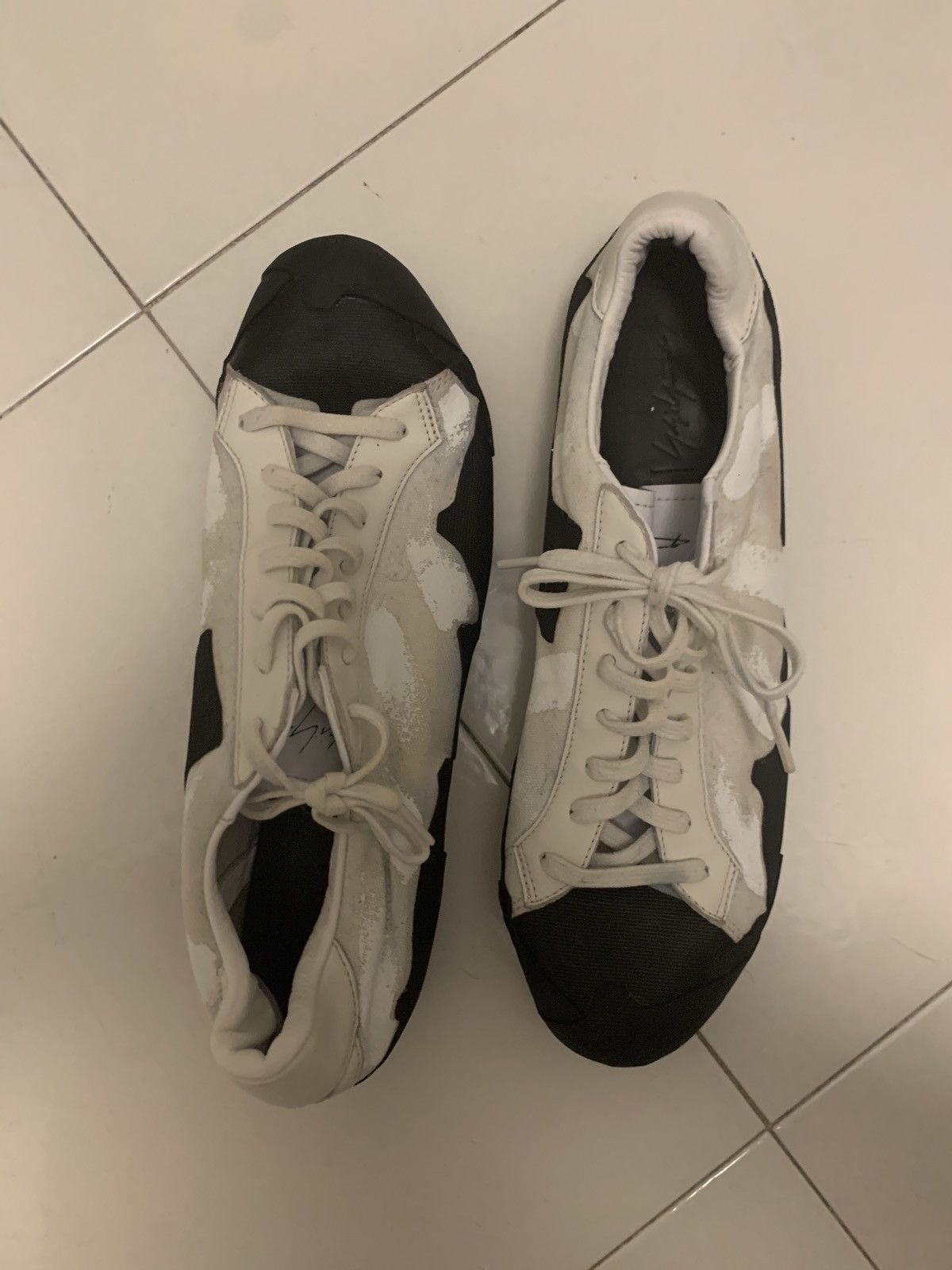 Yohji Yamamoto Black and white low top sneakers Size US 11 / EU 44 - 10 Thumbnail