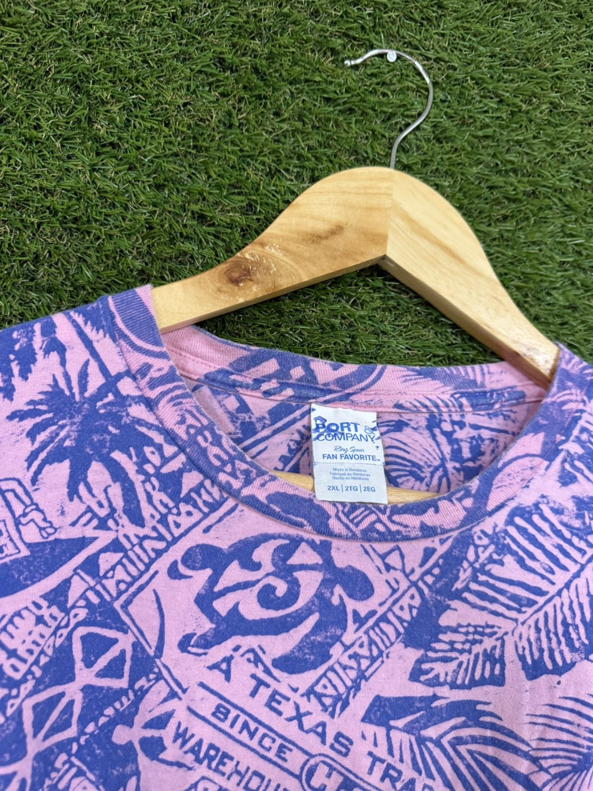 Vintage Vintage HEB Texas Grocery Pink All Over Print Logo Tee 2XL Size US XXL / EU 58 / 5 - 5 Thumbnail