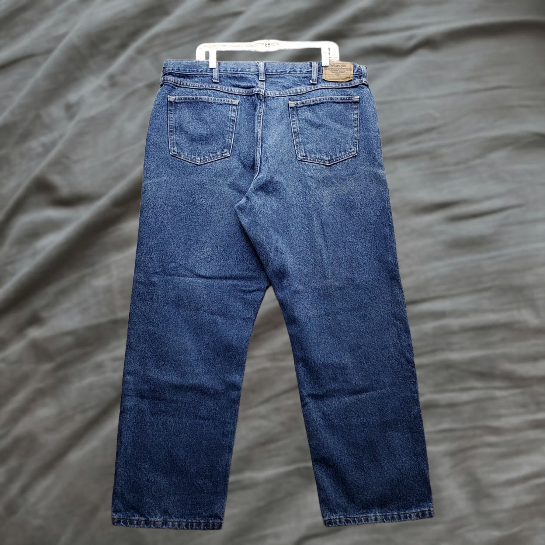 Wrangler Wrangler Jeans Mens 40 Blue 40x30 Premium Denim Relaxed Fit Straight Leg 9760WDR Size US 40 / EU 56 - 1 Thumbnail