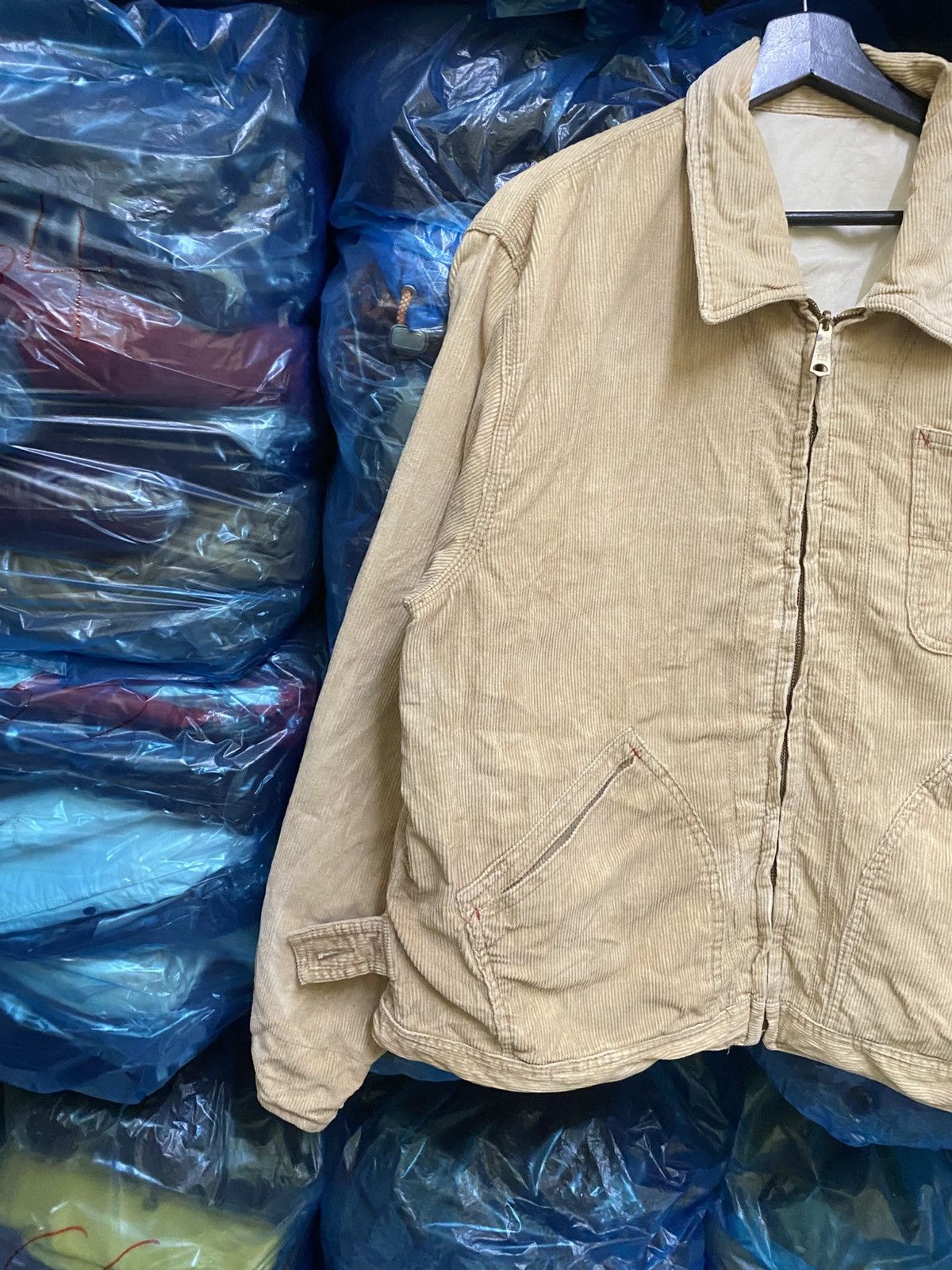 Octopus Vintage Johns Hamer Corduroy Work Jacket Beige – 80s Mugen Size US L / EU 52-54 / 3 - 7 Thumbnail