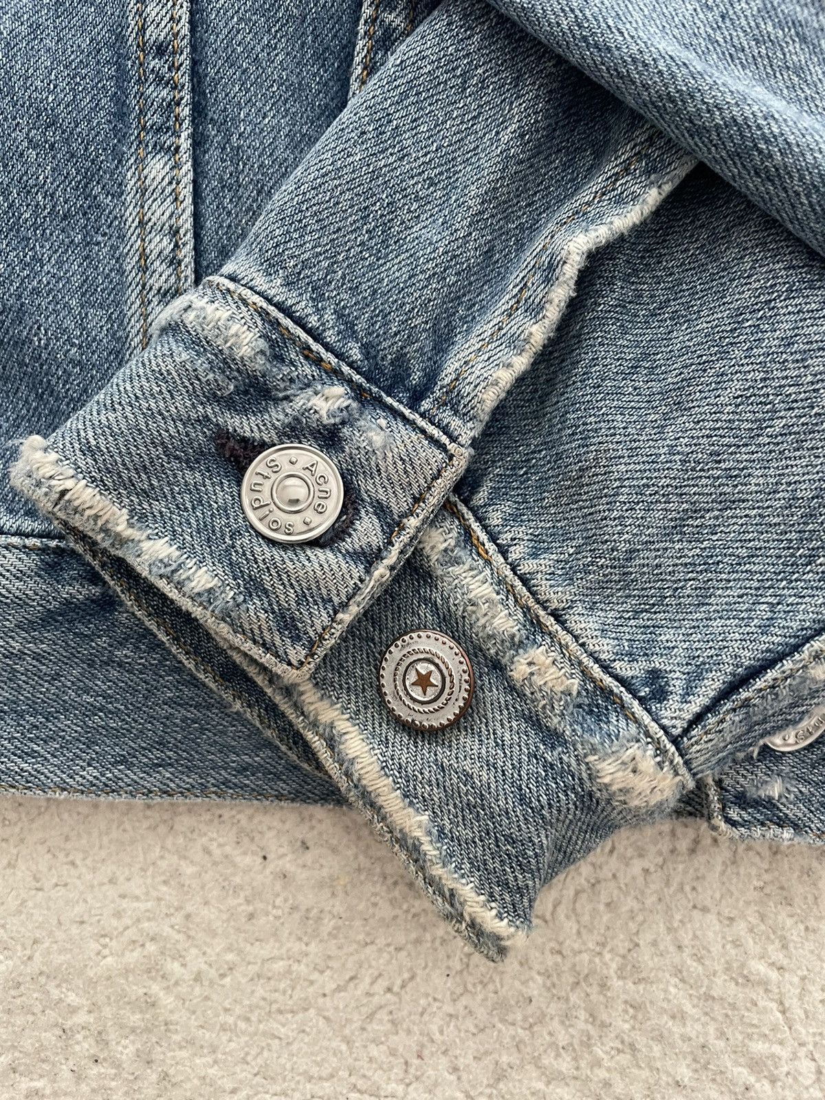 Acne Studios Acne Studios SS16 ‘Who Indigo Fray’ Distressed Denim Jacket Size US S / EU 44-46 / 1 - 3 Thumbnail