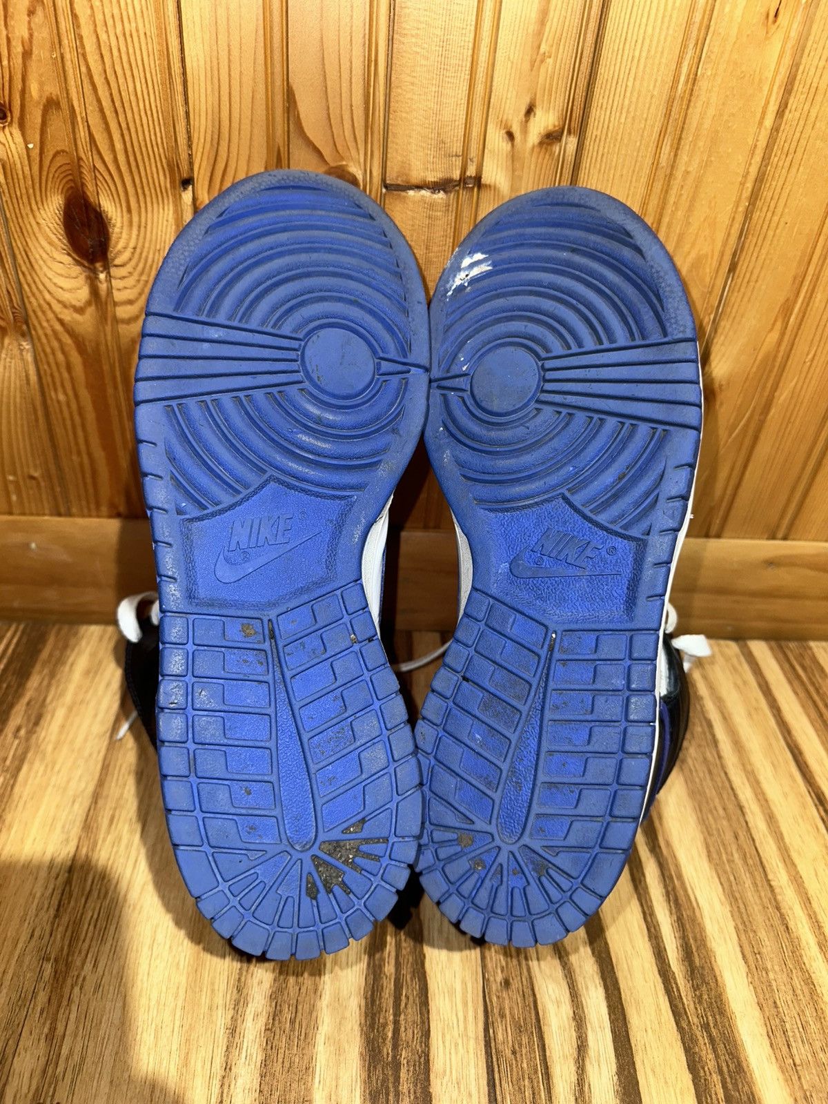 Nike 2008 Nike White Black and Blue Accents Size 9 Size US 9 / EU 42 - 14 Thumbnail