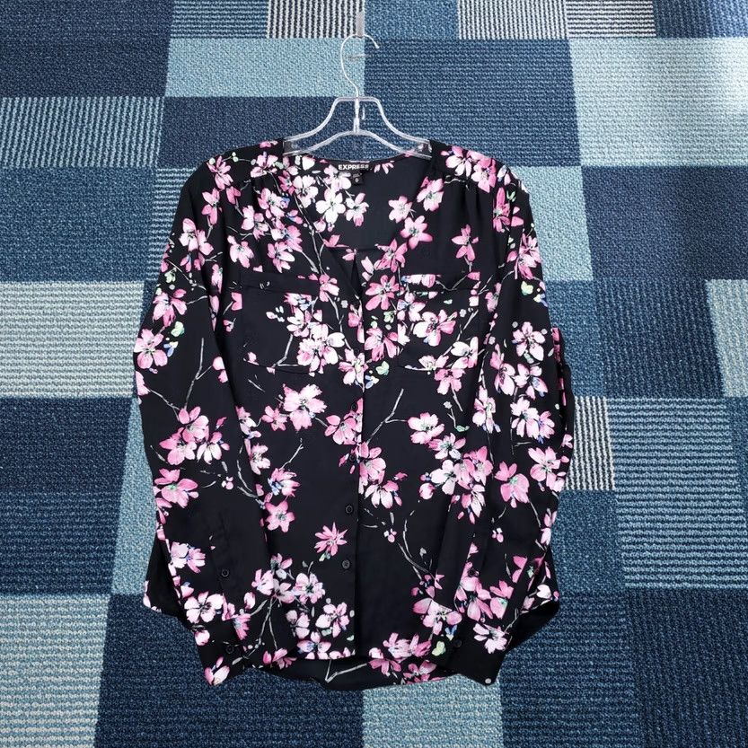 Express Express Womens XS Black Floral V Neck Blouse Button Long Sleeve Boho Pleated Size XS / US 0-2 / IT 36-38 - 1 Thumbnail