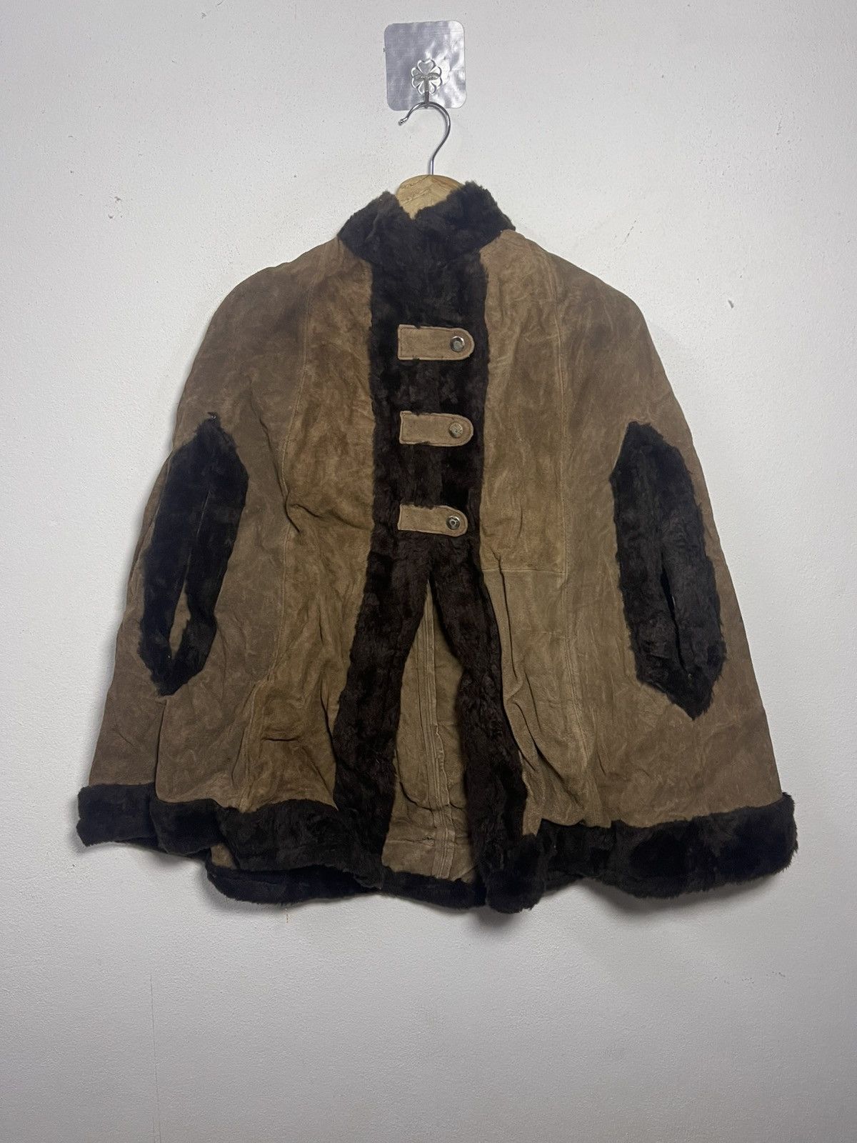 Other Vintage 70s Suede and Faux Fur Poncho Cape Size US L / EU 52-54 / 3 - 1 Thumbnail