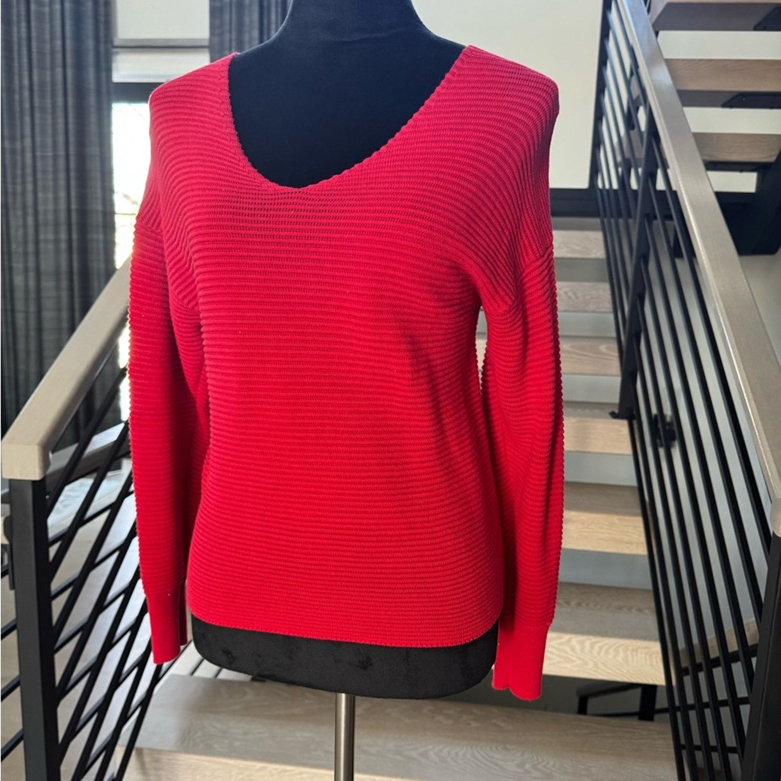 Tommy Bahama New Tommy Bahama Women's V-Neck Sweater in Red size S Size S / US 4 / IT 40 - 5 Thumbnail