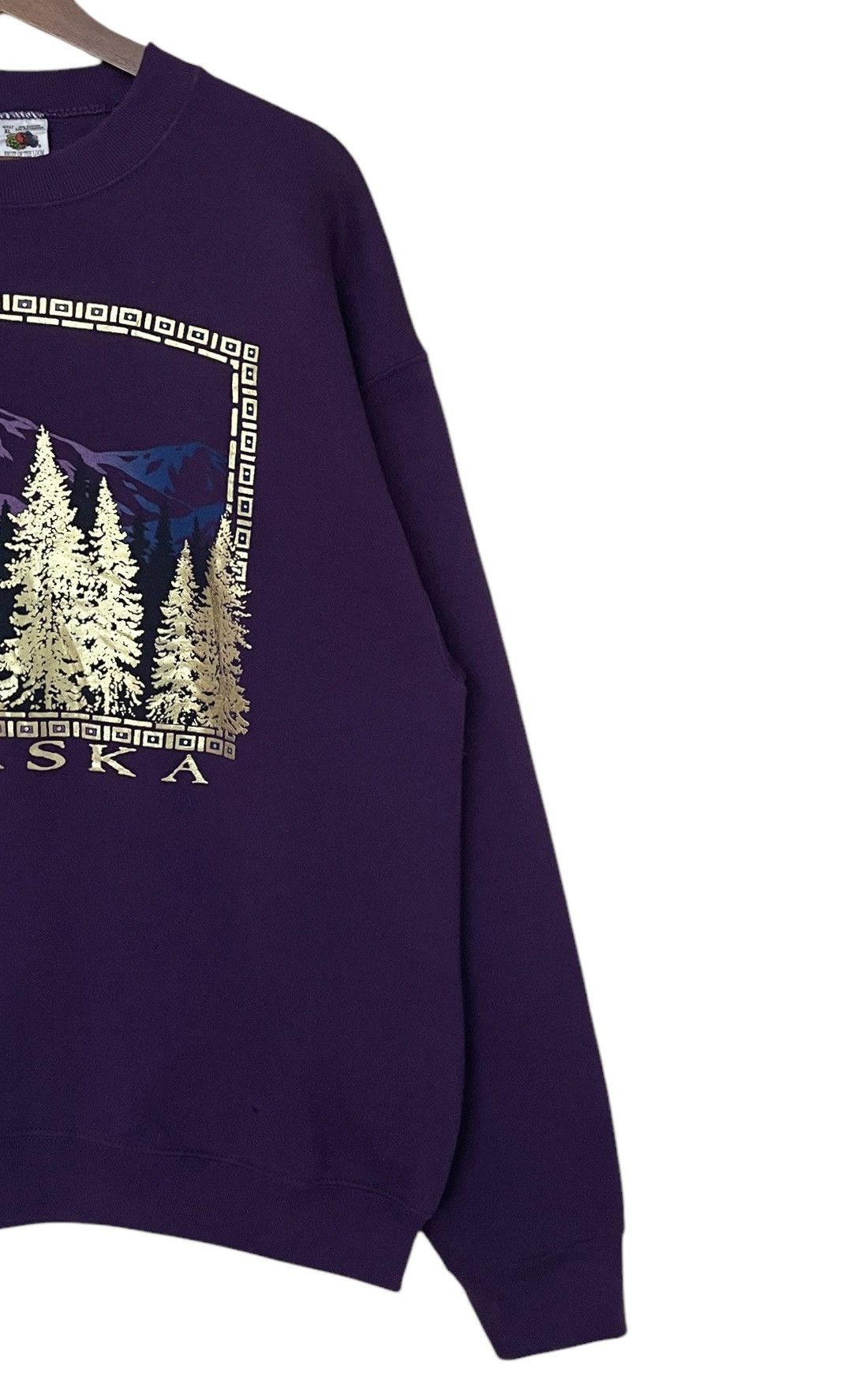 Fruit Of The Loom × Vintage Vintage Brand Fruit of The Loom Alaska Sweatshirt 1990s Size US XL / EU 56 / 4 - 4 Thumbnail