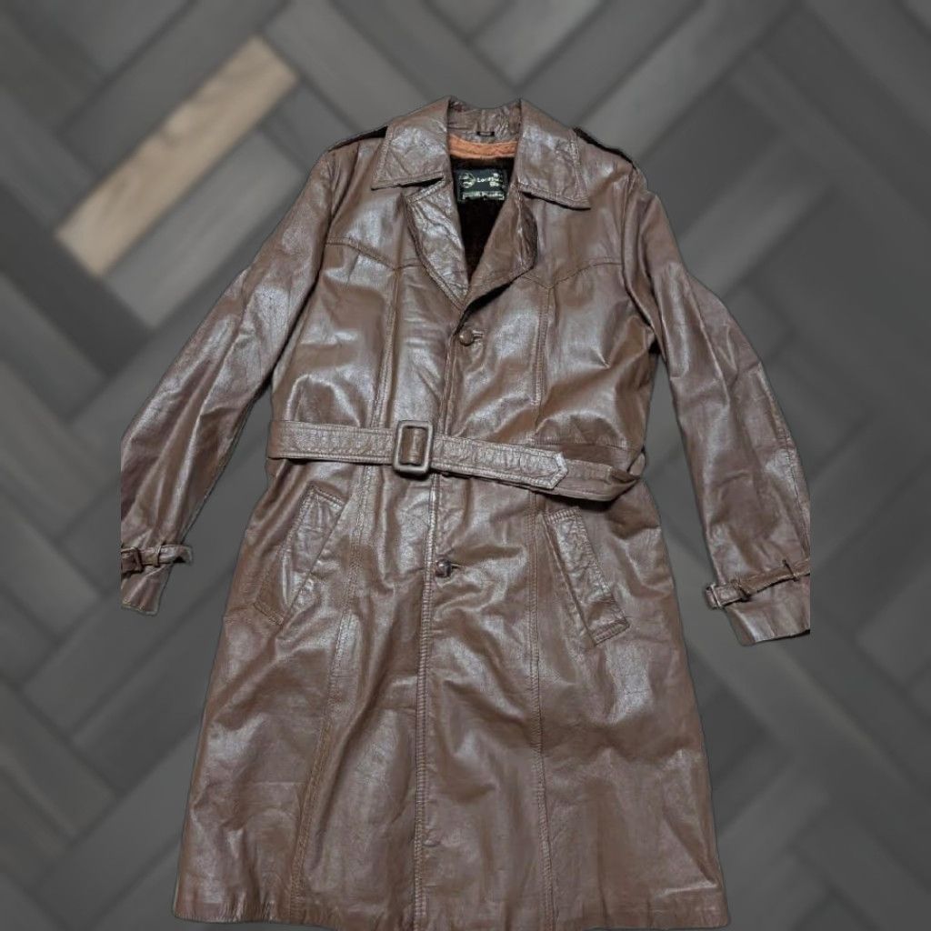 Sears VINTAGE belted leather overcoat 1970s brown 38L SHERLOCK Sears coat Men XS 38 Brown belted leather trench coat Size US S / EU 44-46 / 1 - 1 Thumbnail