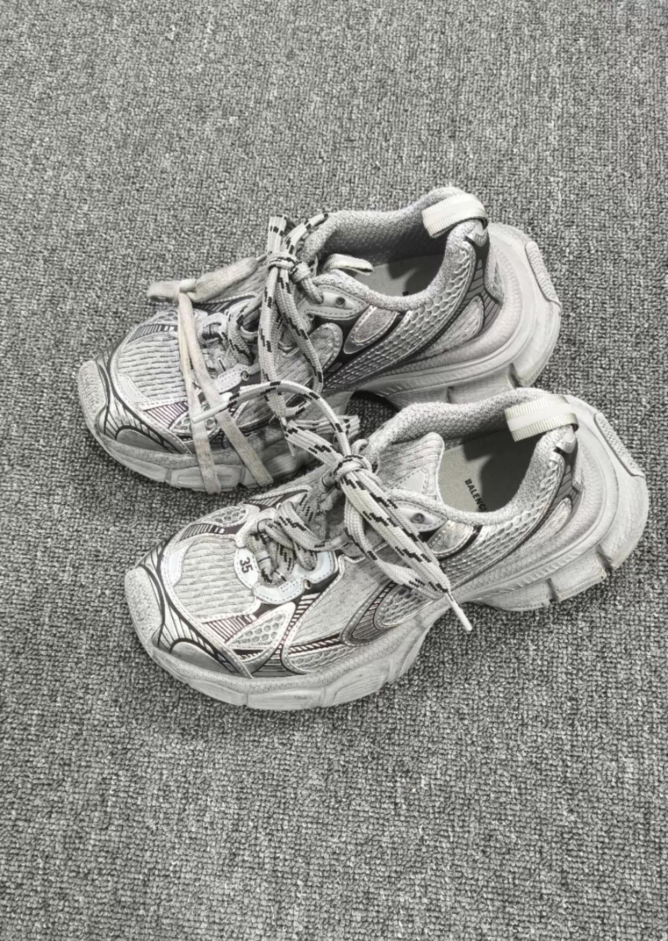 Balenciaga Balenciaga Women's White Gray Dad Shoe 35 Size US 5 / IT 35 - 1 Thumbnail
