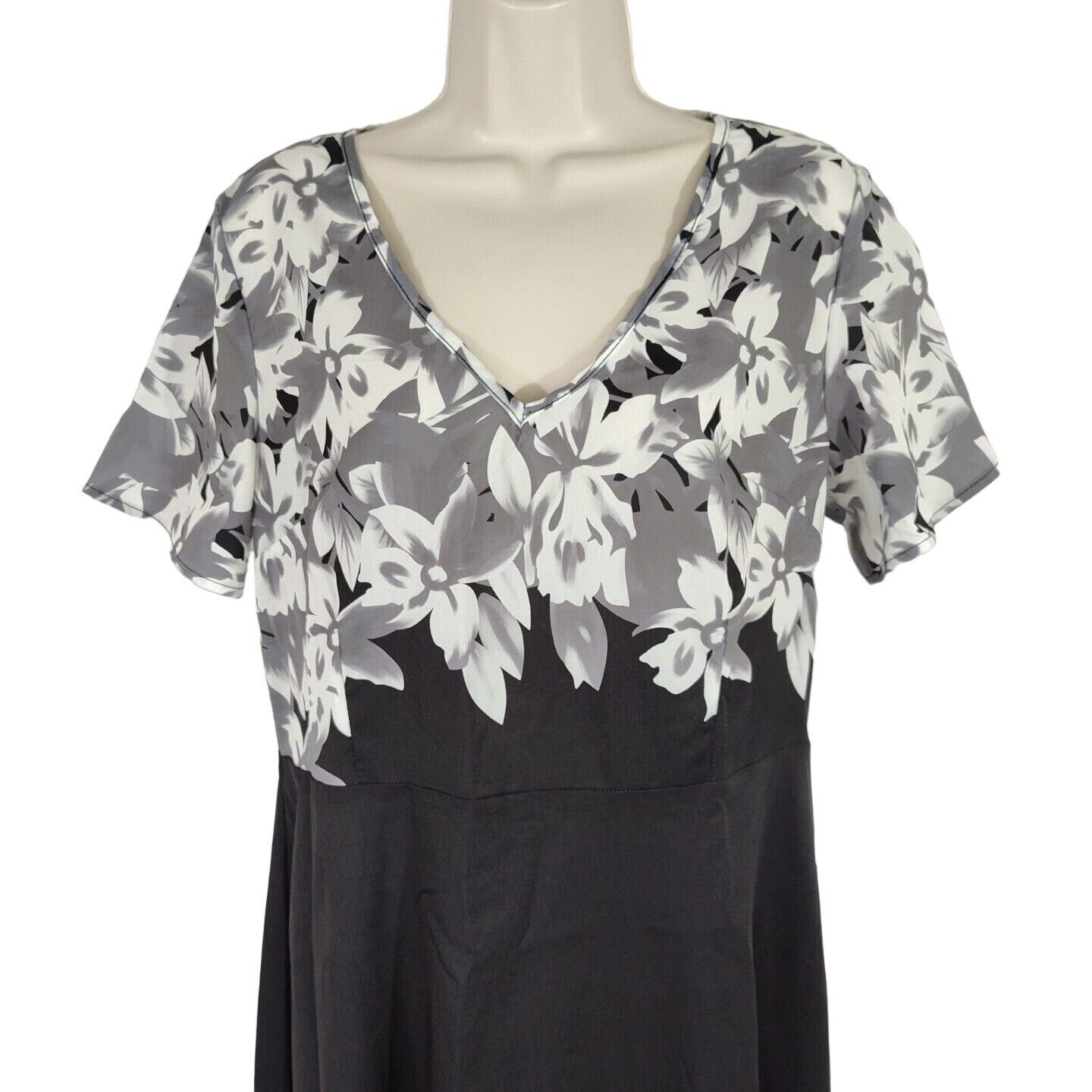 Other Hekka Black Grey Floral A-line V-neck Dress Women Size M Sho Size M / US 6-8 / IT 42-44 - 2 Thumbnail