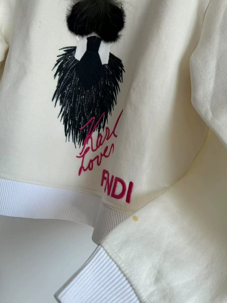 Fendi Fendi Arctic fox wool ball sweatshirt Size US XXS / EU 40 - 4 Thumbnail
