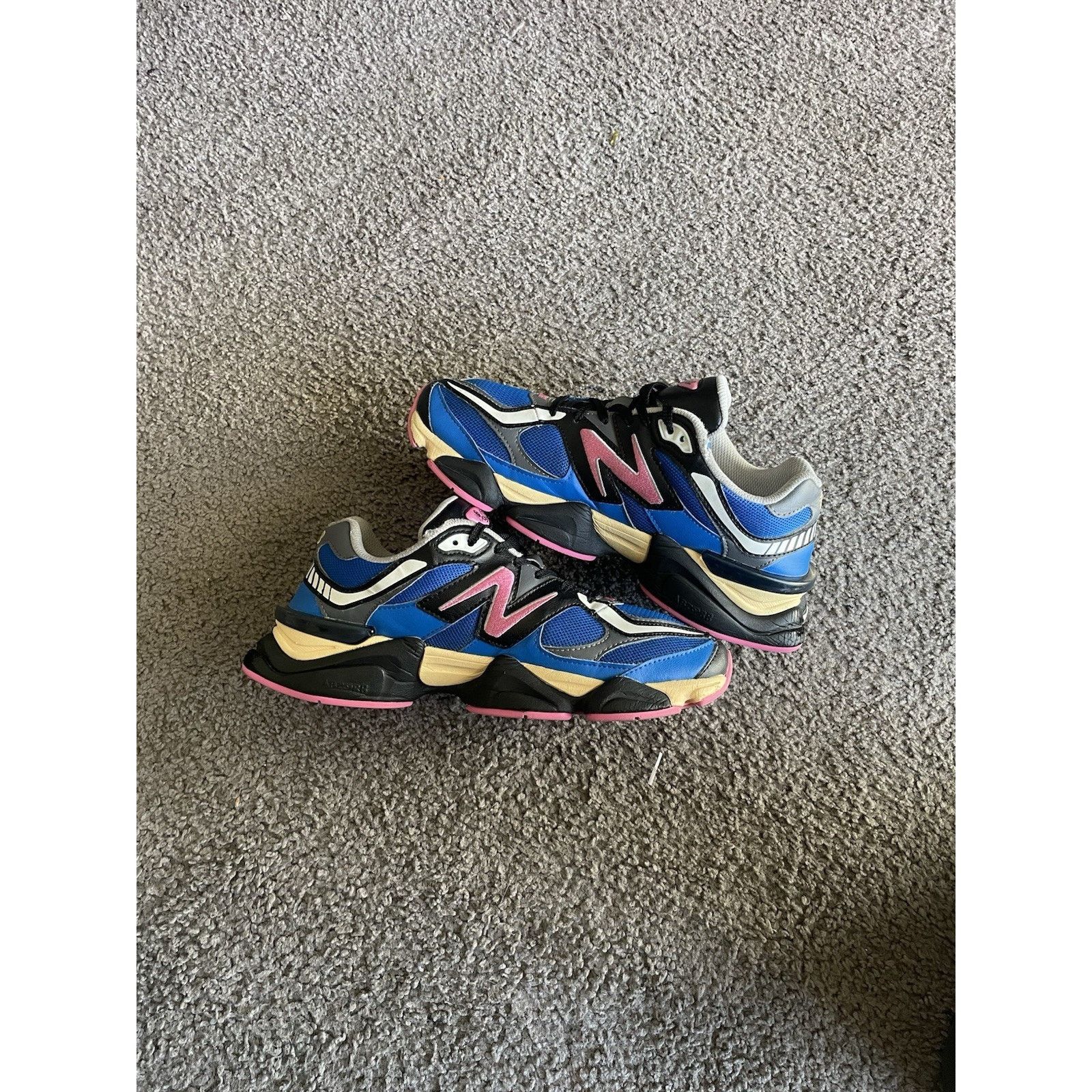 New Balance Size 9.5 - New Balance 9060 Blue Oasis Real Pink Size US 9.5 / EU 42-43 - 3 Thumbnail