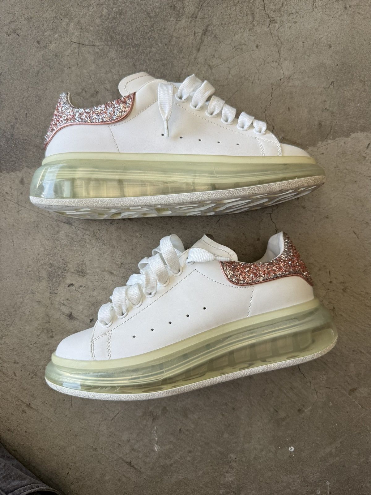 Alexander McQueen Alexander McQueen oversized sneaker IT size 37.5 Size US 7.5 / IT 37.5 - 4 Thumbnail
