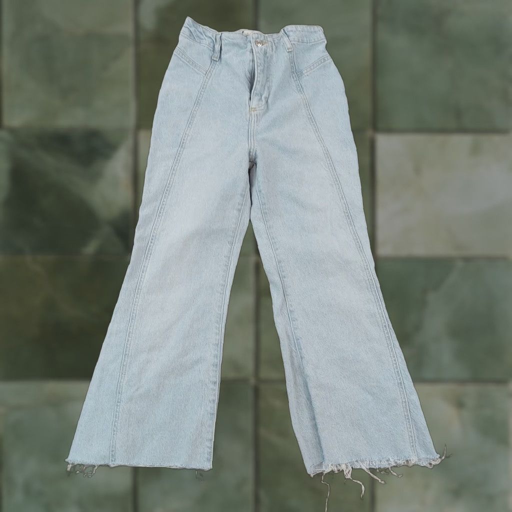 Vintage Womens High Rise Flare Leg Blue Denim Cropped Frayed Jeans Size 25 We The Free Size 42" / US 20 - 1 Thumbnail