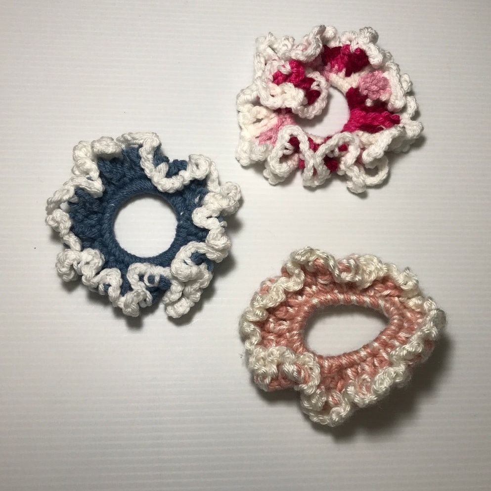 Handmade NWT Handmade Crocheted Ruffled Hair Scrunchie Set of 3 Size ONE SIZE - 1 Thumbnail