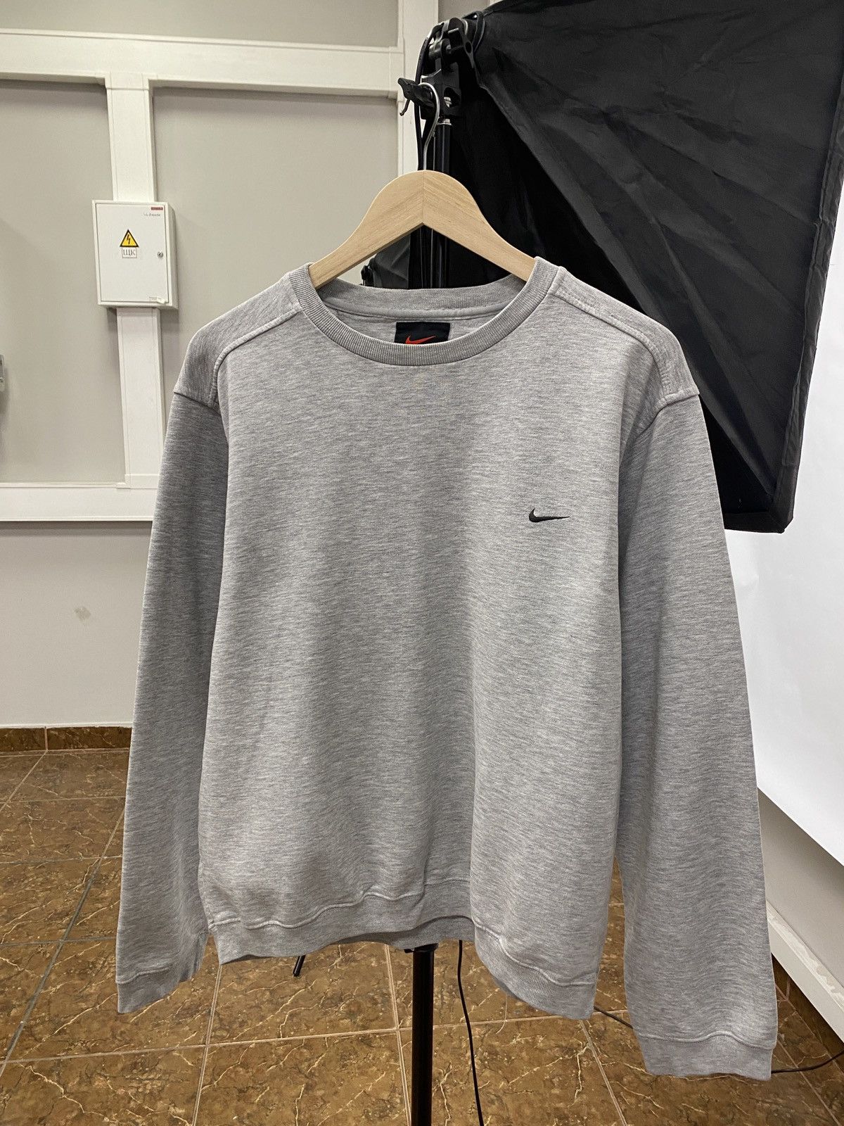 Nike 🇺🇸 Vintage 90s Nike Sweatshirt Swoosh Small Logo Y2K Rare Size US M / EU 48-50 / 2 - 1 Thumbnail