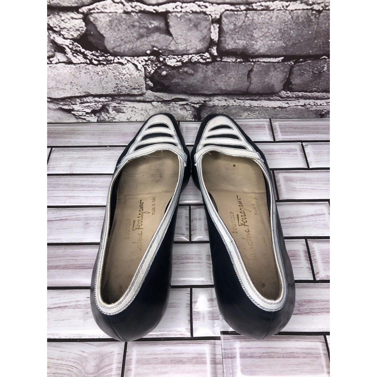 Salvatore Ferragamo Salvatore Ferragamo Boutique Blue Leather White Pump Heels W Size US 8 / IT 38 - 5 Thumbnail