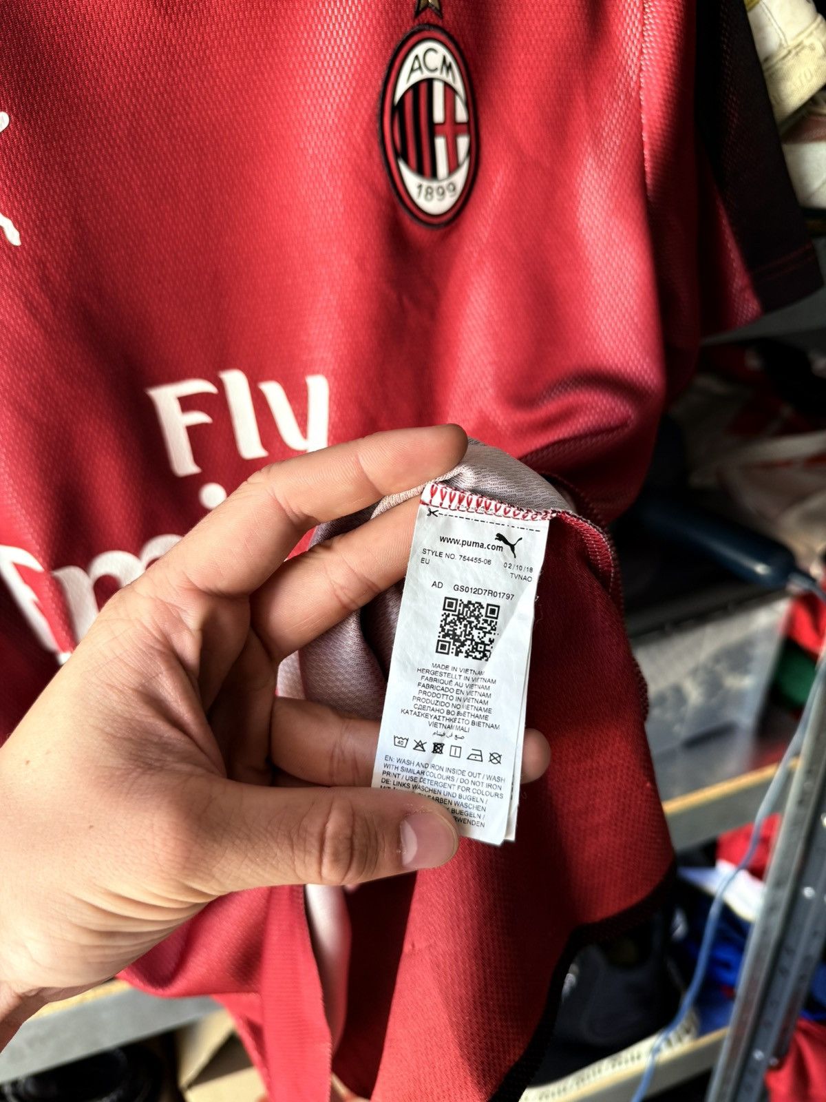 Puma AC MILAN PUMA ITALY 2018-19 FOOTBALL SOCCER SHIRT JERSEY Size US S / EU 44-46 / 1 - 10 Thumbnail
