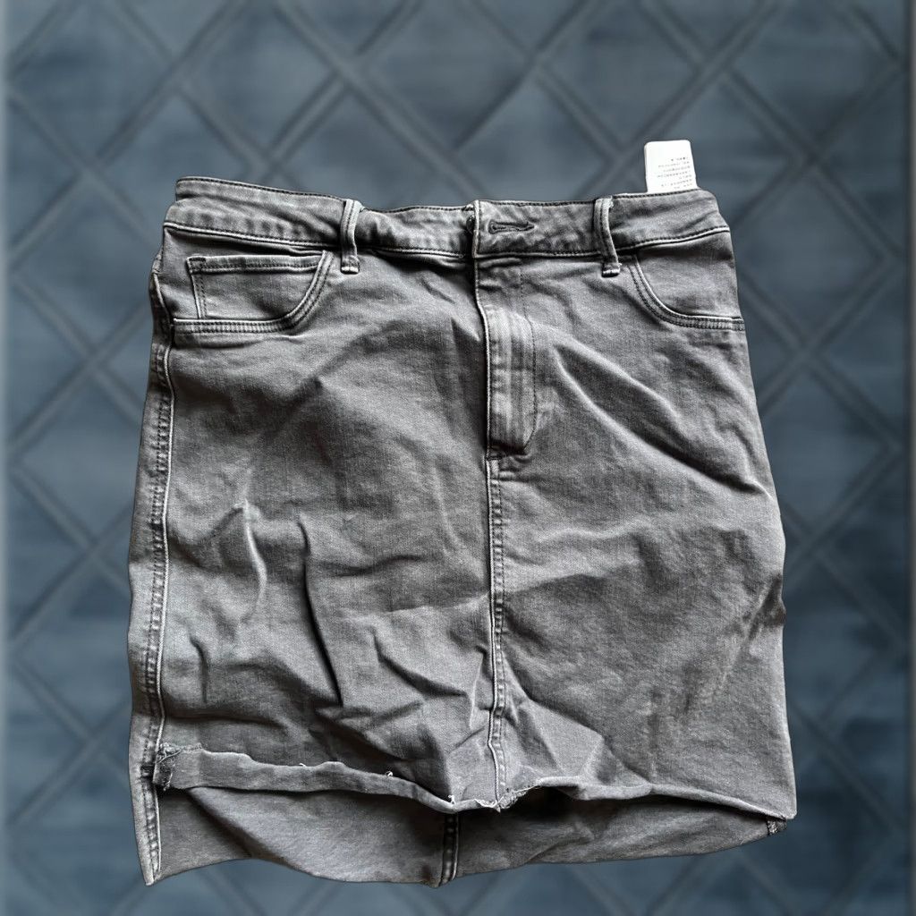 Abercrombie & Fitch Abercrombie & Fitch Grey Denim Skirt Size 28 Stretchy Knee Length Women Regular Size 28" / US 6 / IT 42 - 1 Thumbnail