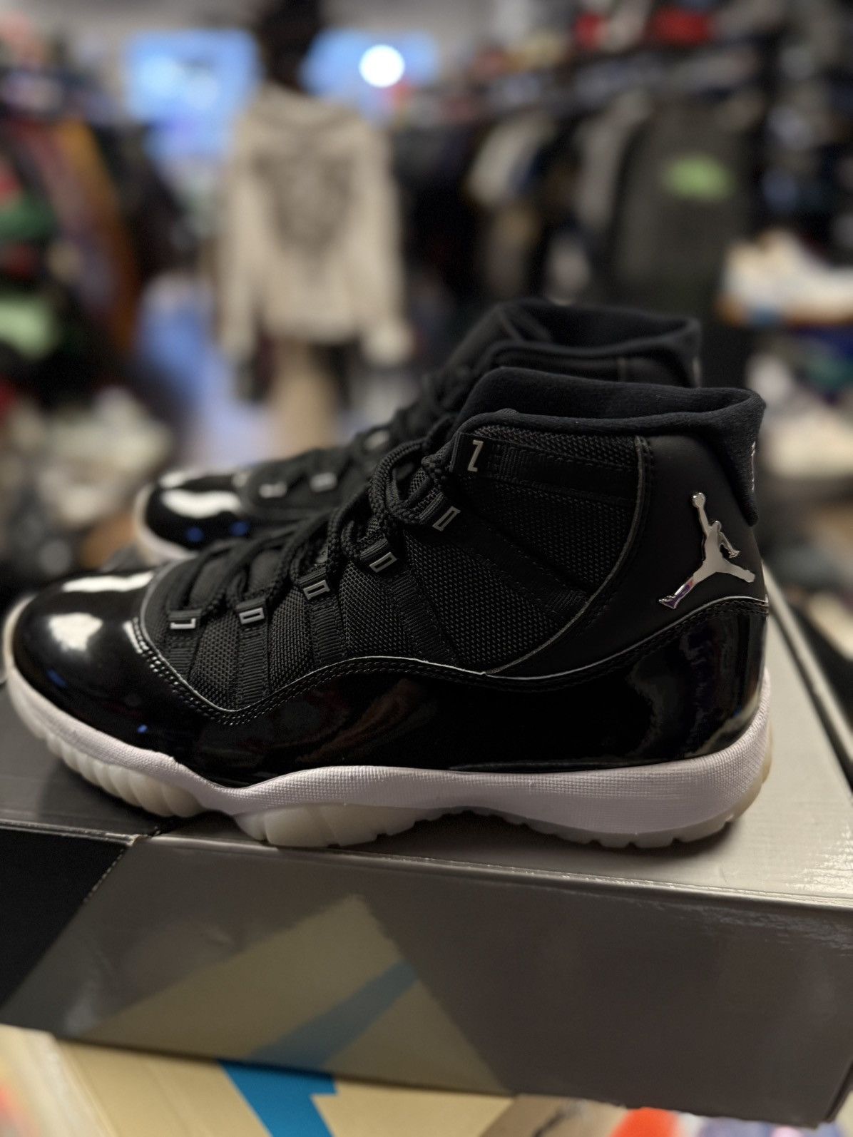 Jordan Brand × Nike Jordan 11 Jubilee Size 9.5 Clean Condition W/ BOX Size US 9.5 / EU 42-43 - 4 Thumbnail
